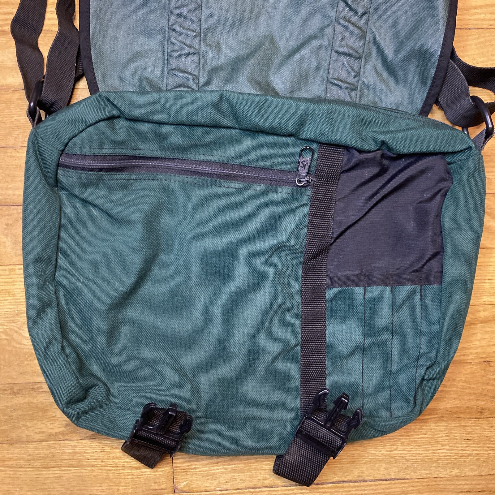 Jansport Green Laptop Messenger School Business Professional Bag
