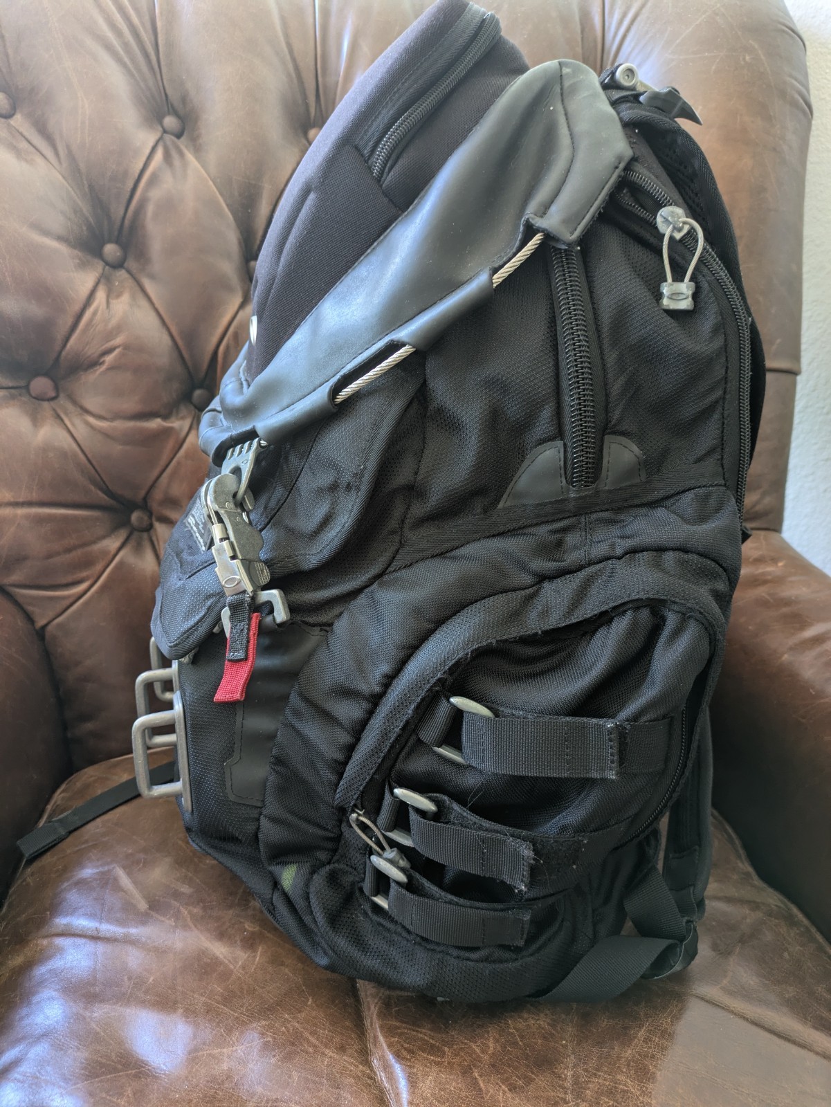 Oakley Kitchen Sink Tactical Field Gear Backpack Daypack Hiking Black Stealth