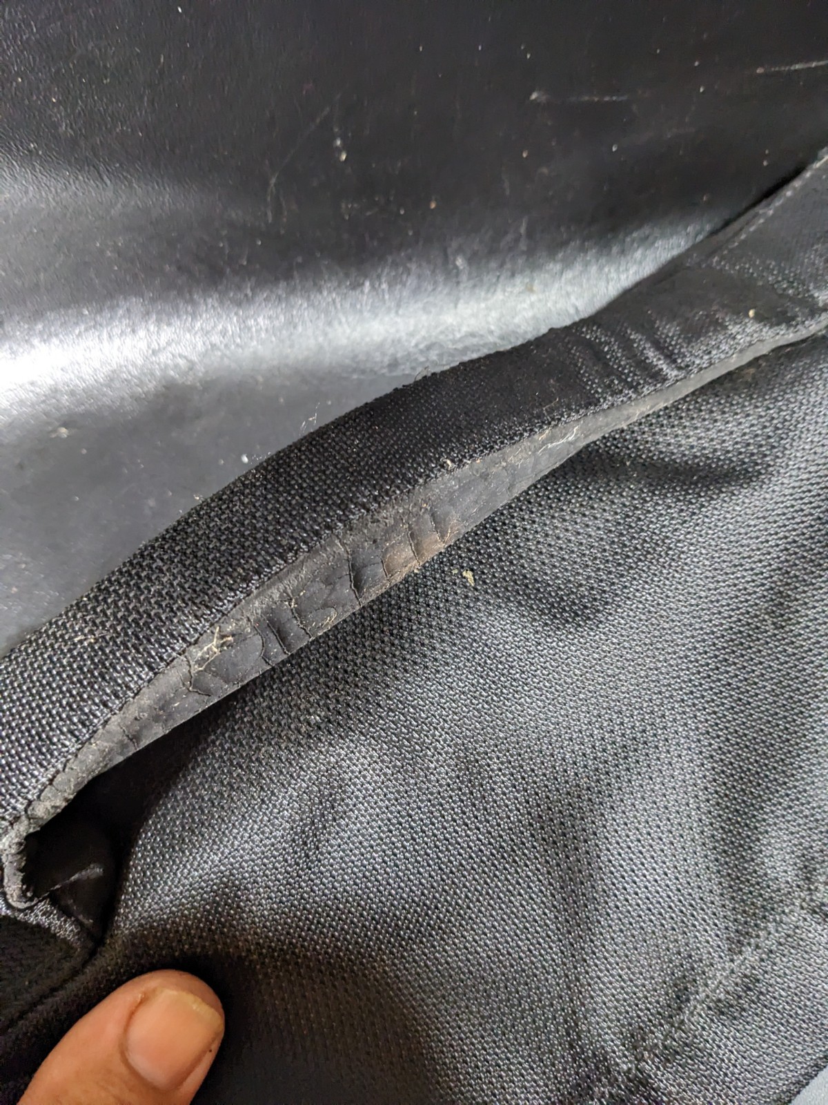 TUMI Tech 589C Laptop Backpack/Shoulder Bag Black 5″ x 12″ x 14″