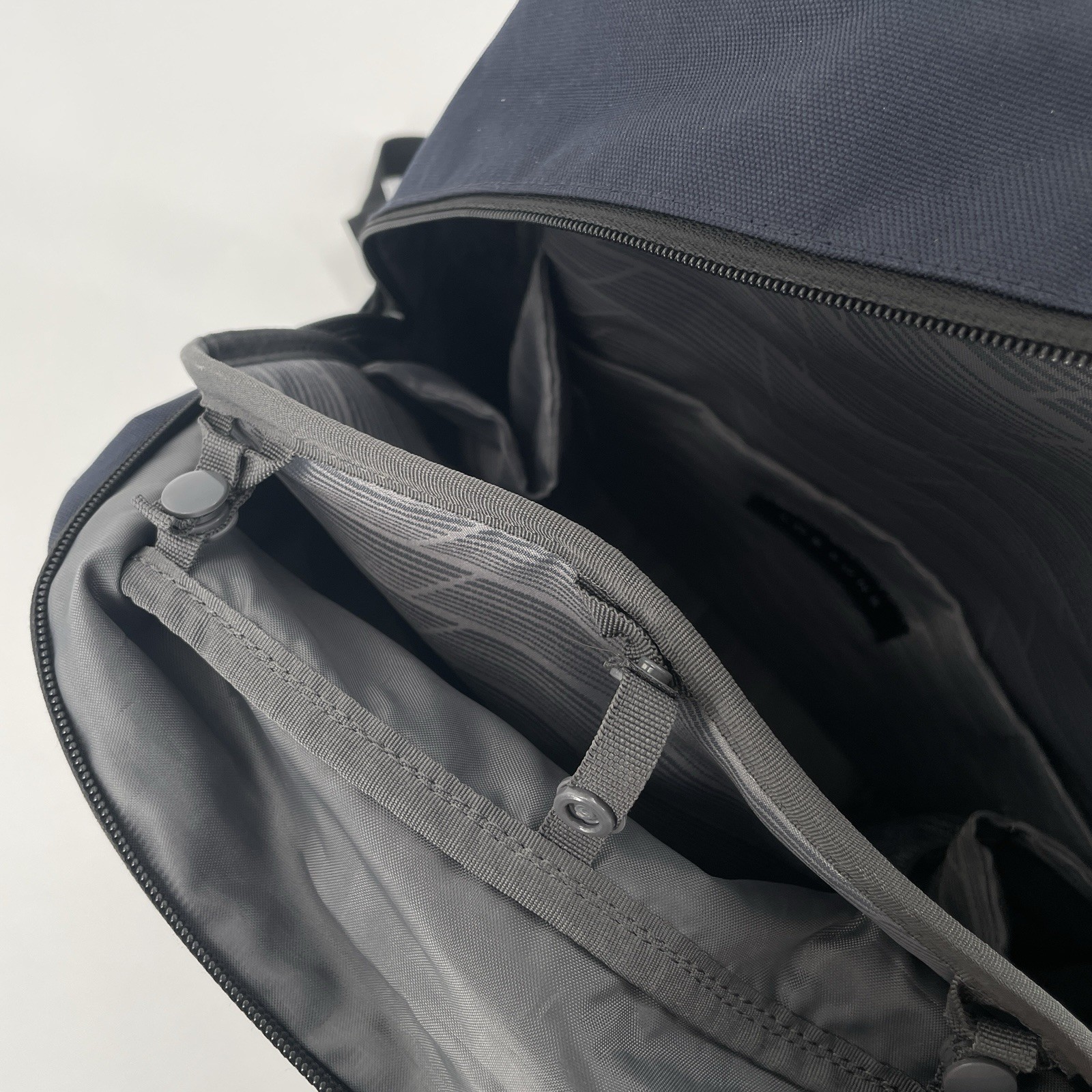 Lo & Sons The Hanover Deluxe 2 Backpack Laptop in Navy Blue -Everyday Travel Bag