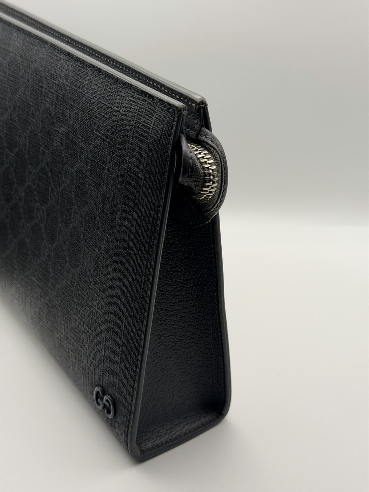GUCCI GG Supreme Pouch With Wrist Strap