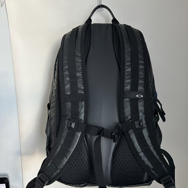 Oakley Enduro 25LT 2.0 Backpack Blackout Black Laptop School Travel Bag Nylon