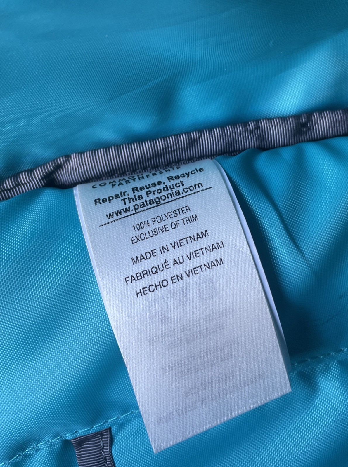 RARE Patagonia Black Hole Messenger 12L Bag Grey Turquoise Green Laptop 49321