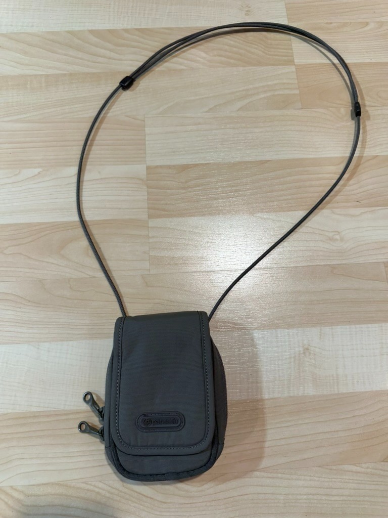 Pacsafe Metrosafe 50 GII Anti-Theft Digi Pouch PB006 Olive Green / Black