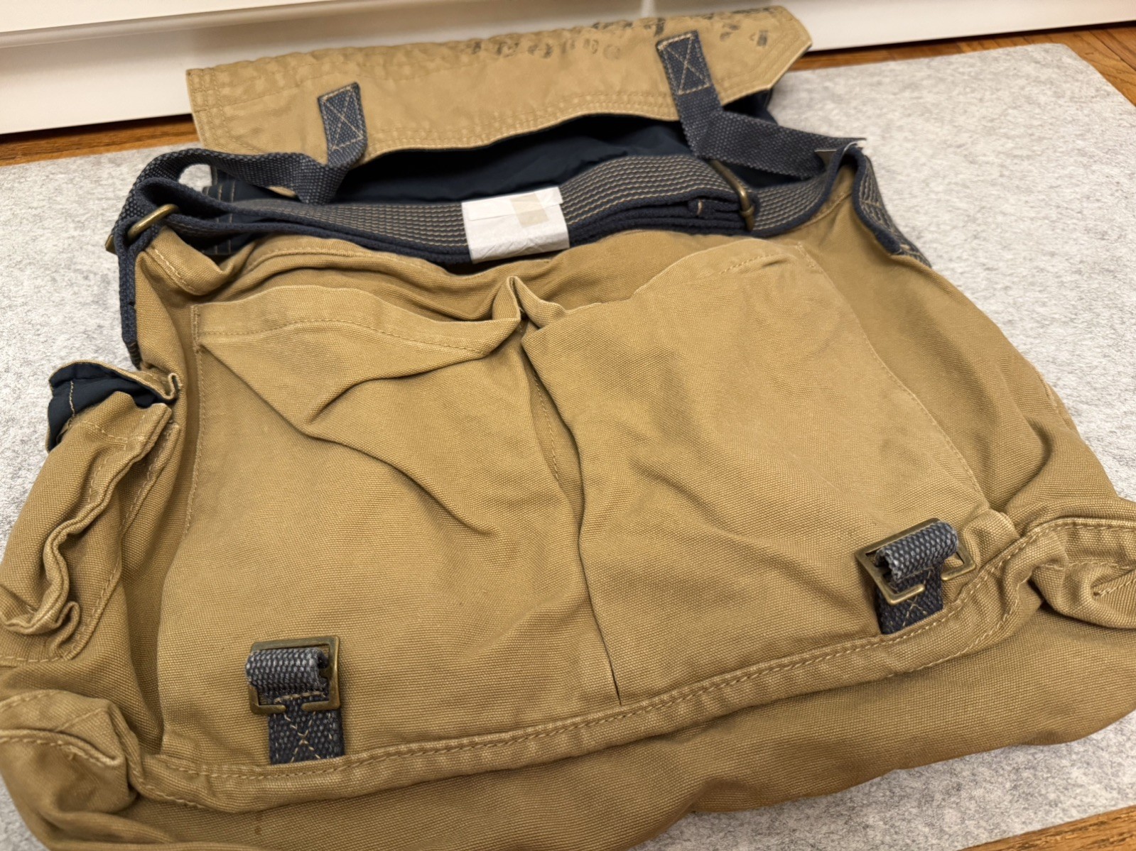 American Eagle Outfitters Y2K Canvas Messenger Bag Army Khaki Vintage Utility