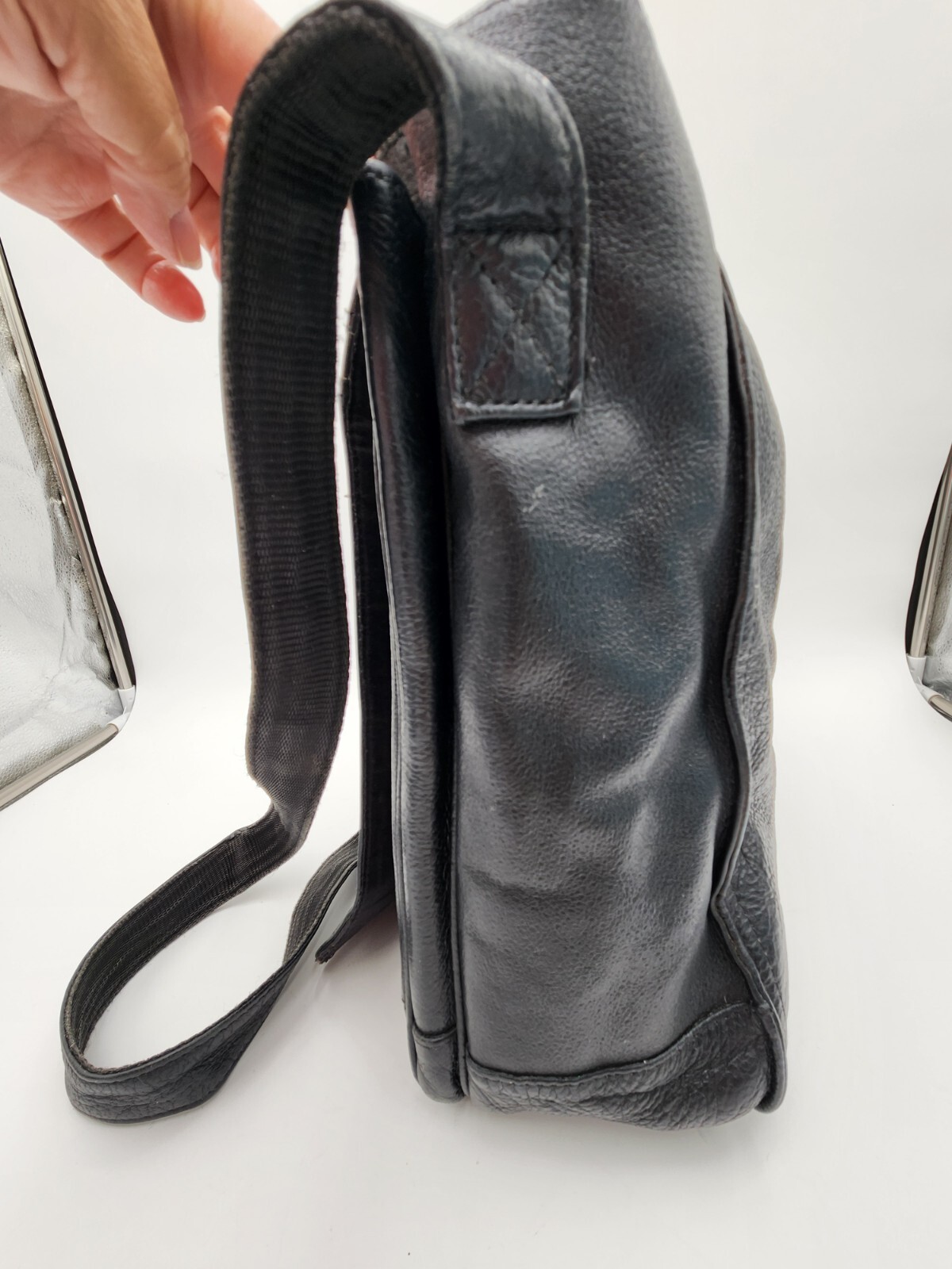 Vintage Wilsons Black Leather Messenger Bag Crossbody Strap Flap Close 12x12x5