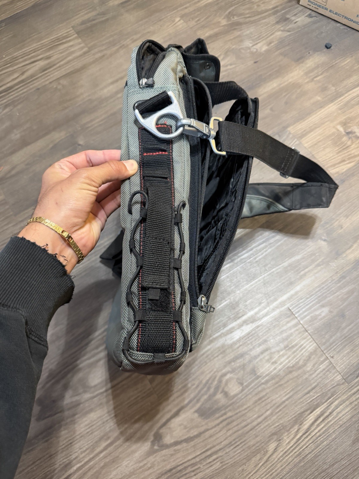Oakley Tactical Field Gear Vertical Messenger Laptop Bag Strap Vintage Y2K Gray