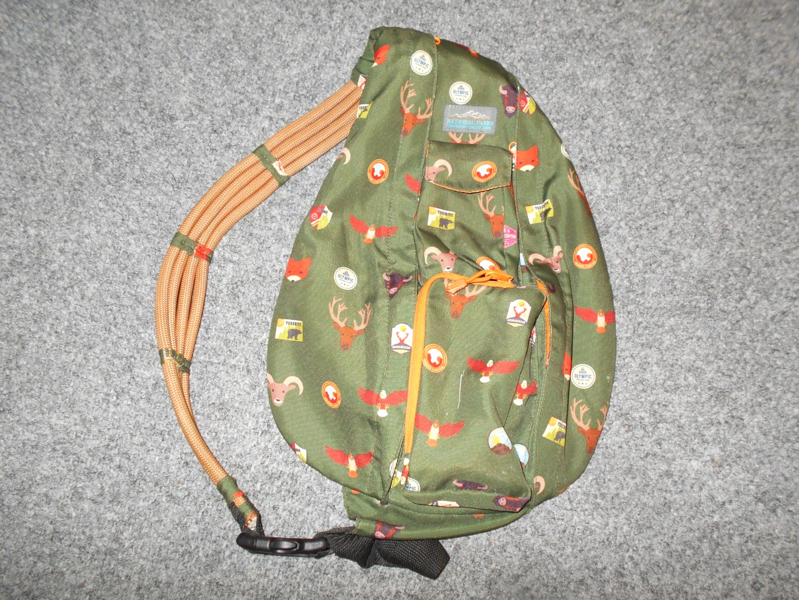 NATIONAL PARKS OUTDOOR COLLECTION CASCADE CRITTERS ROPE SLING BAG
