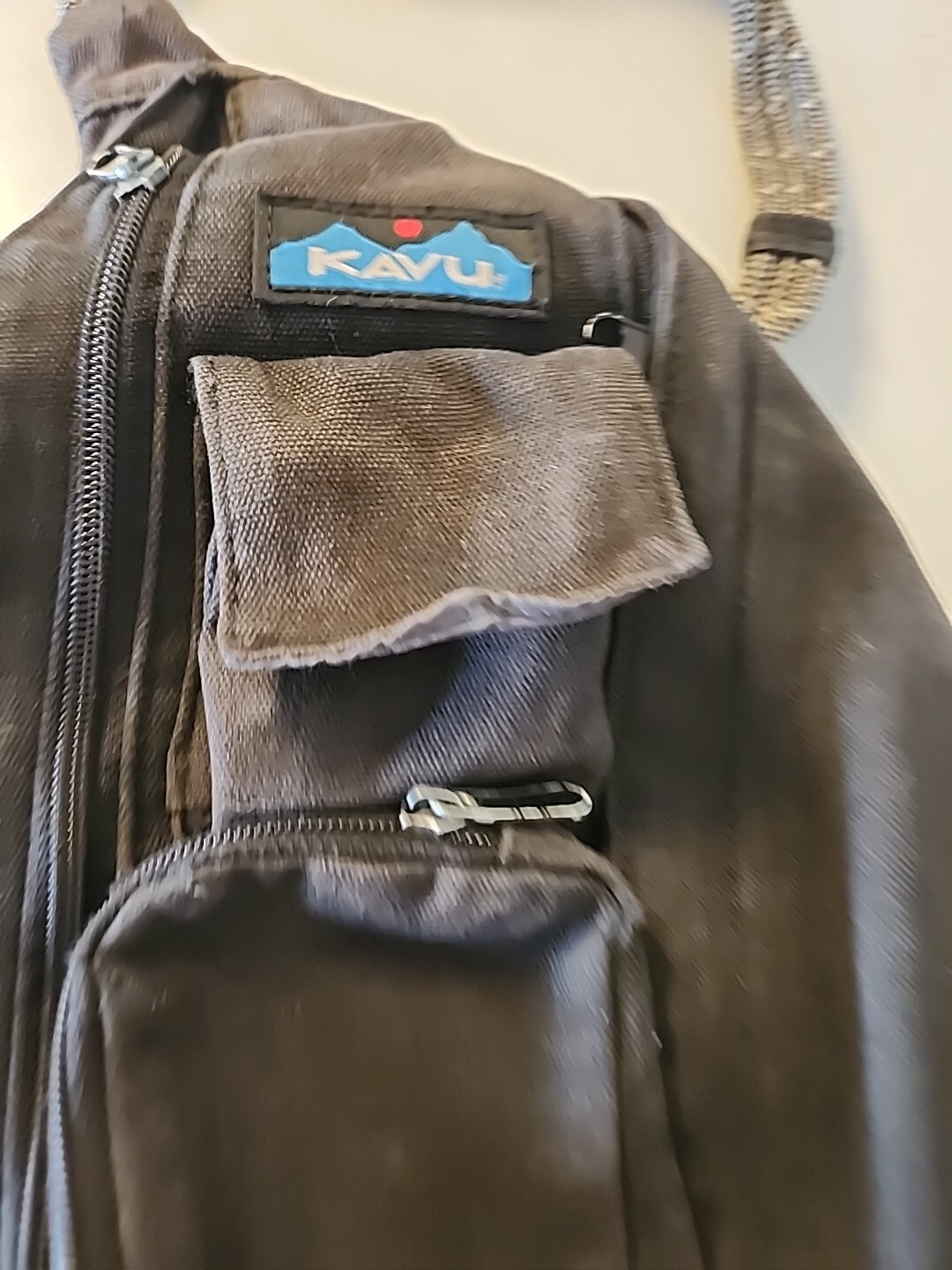 Kavu Rope Sling Bag Black Mens 100% Cotton Adjustable Strap Rope Multi Pocketed