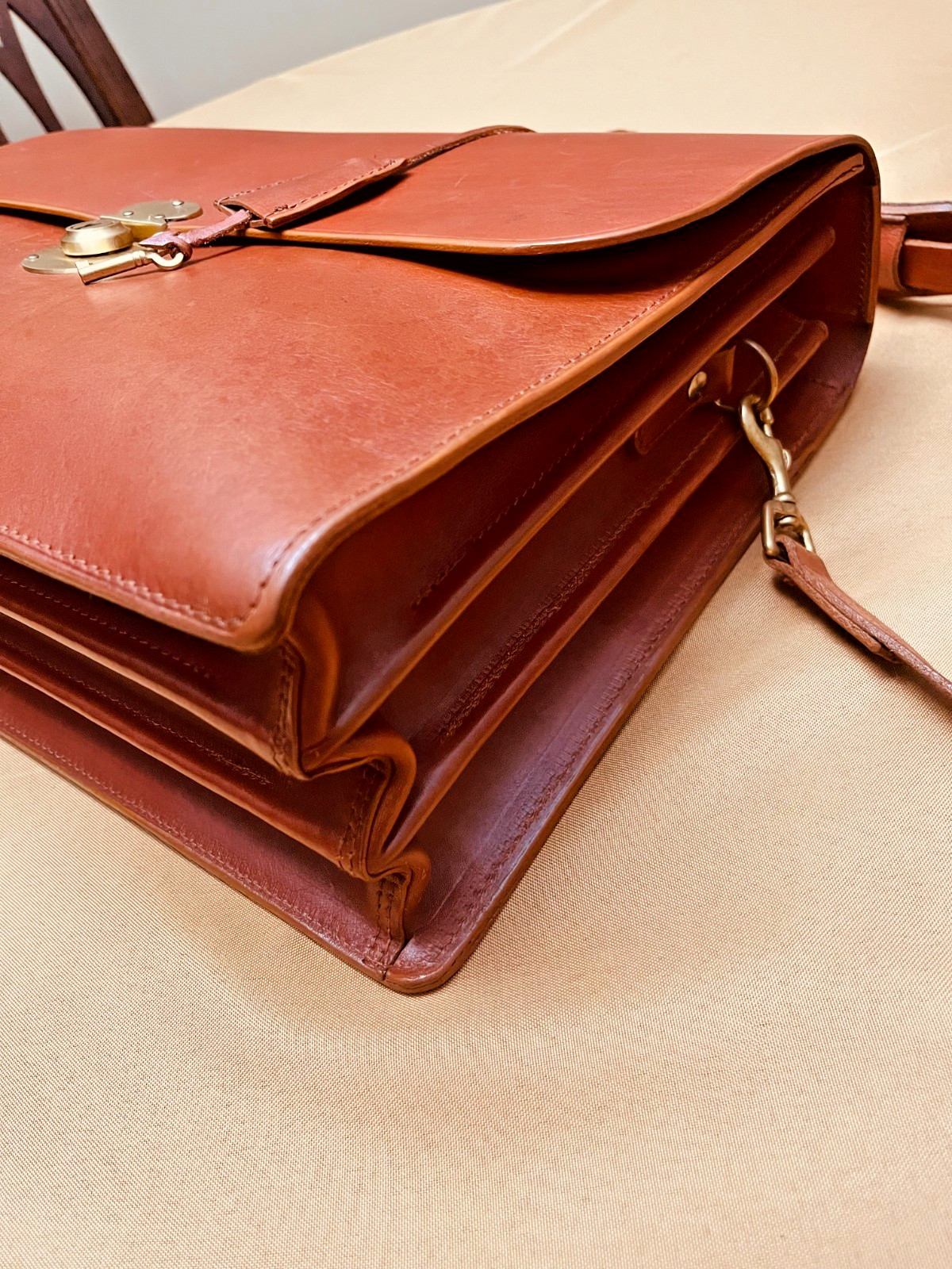 PICKETT of LONDON Thick Bridle Leather Briefcase / Messenger Bag – England