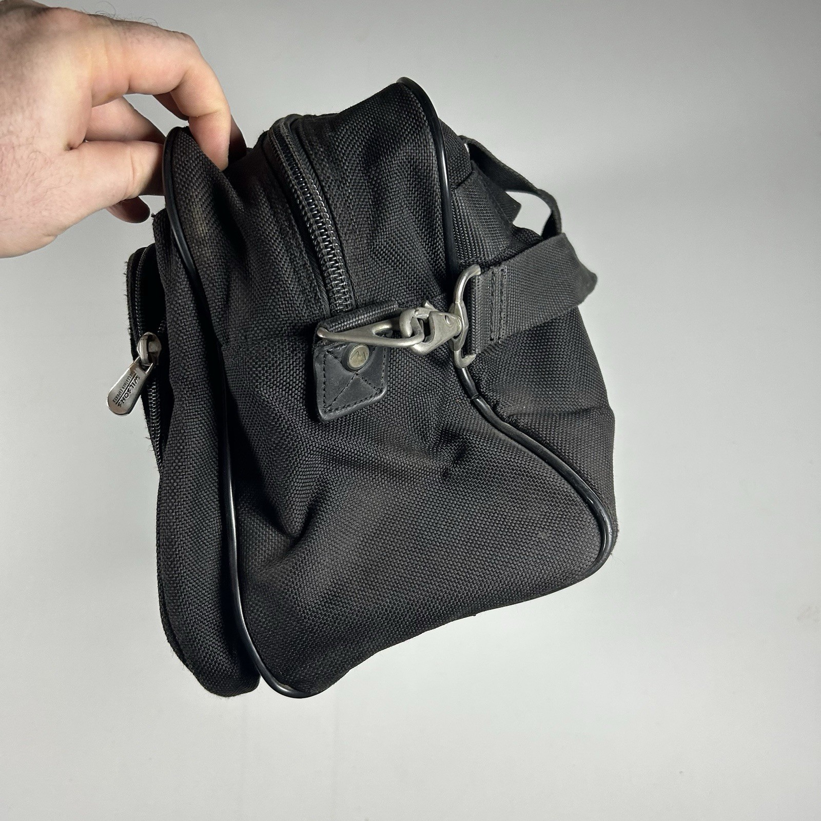 Vtg Wilsons Leather Duffle Bag Black Travel Weekend Carry On Zip Shoulder Strap