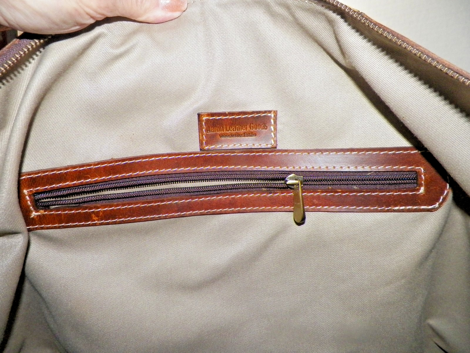 AARON LEATHER GOODS ZIP TOP DUFFLE BAG 20″