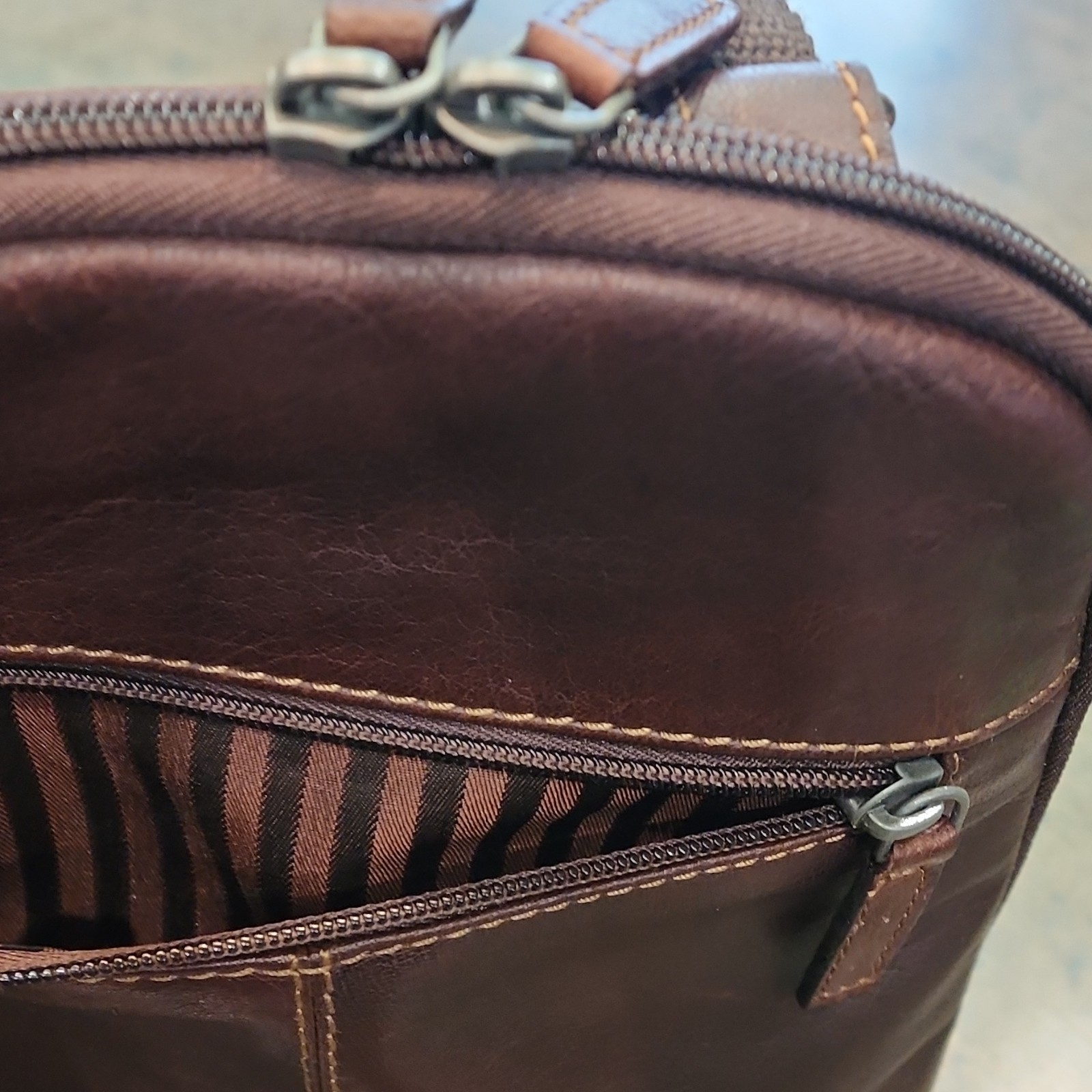 Jack Georges Brown Zip Backpack Leather w/ Striped inside Pattern Men’s 10×10