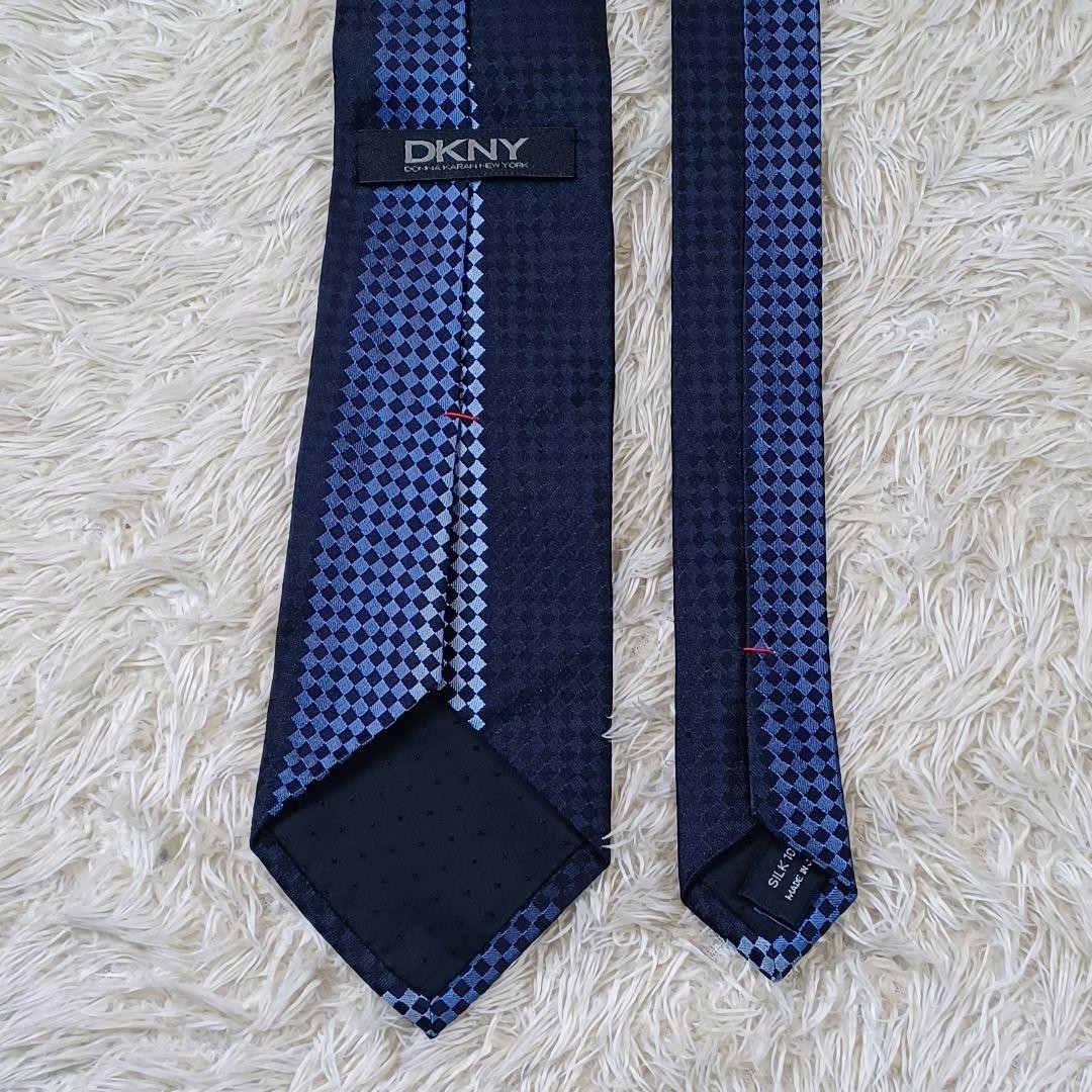 DKNY Donna Karan New York Diamond Pattern Tie Blue/Black 145cm