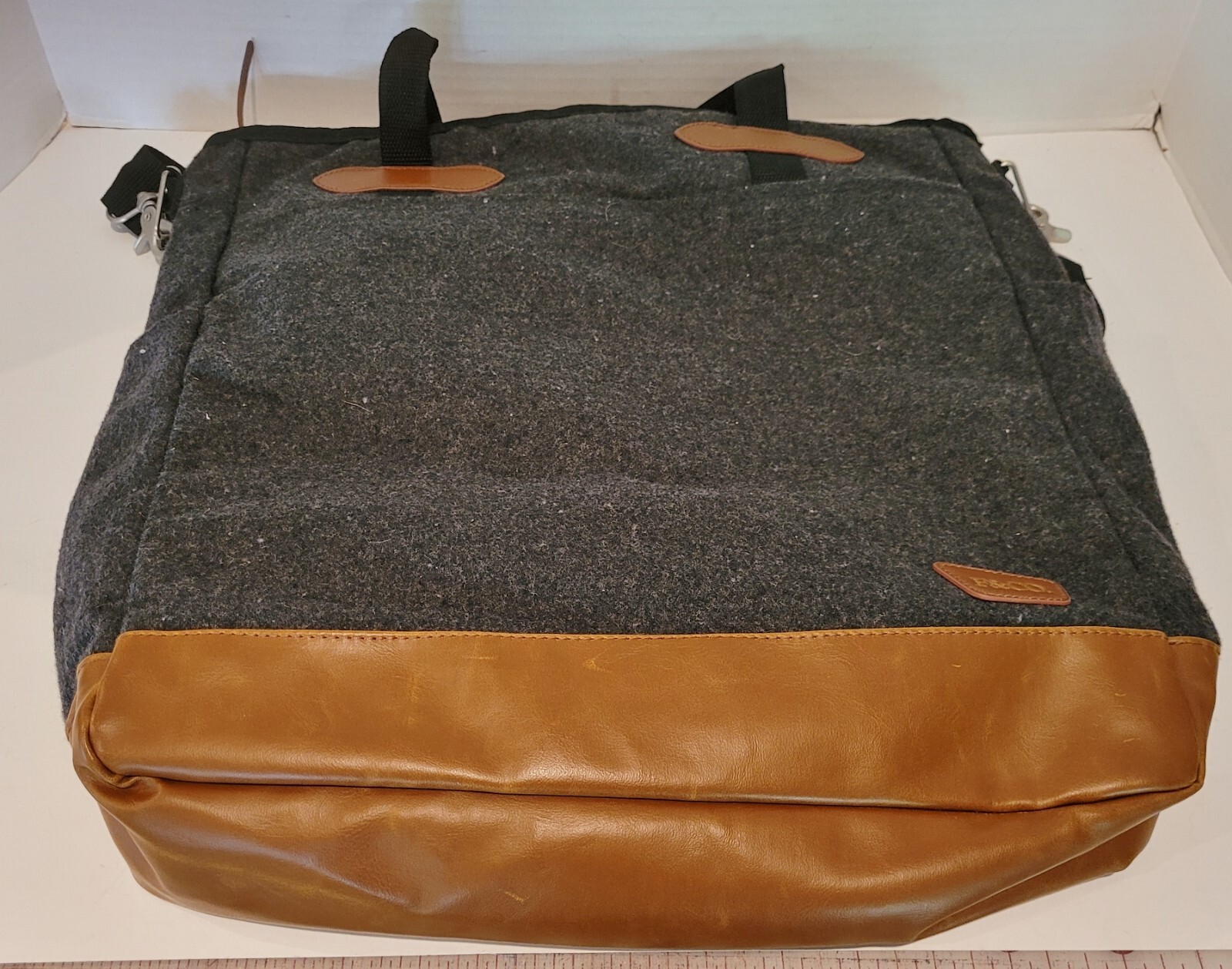 Field & Co Leeds Blume Messenger / Computer Bag ~Wool ~Detachable Shoulder Strap