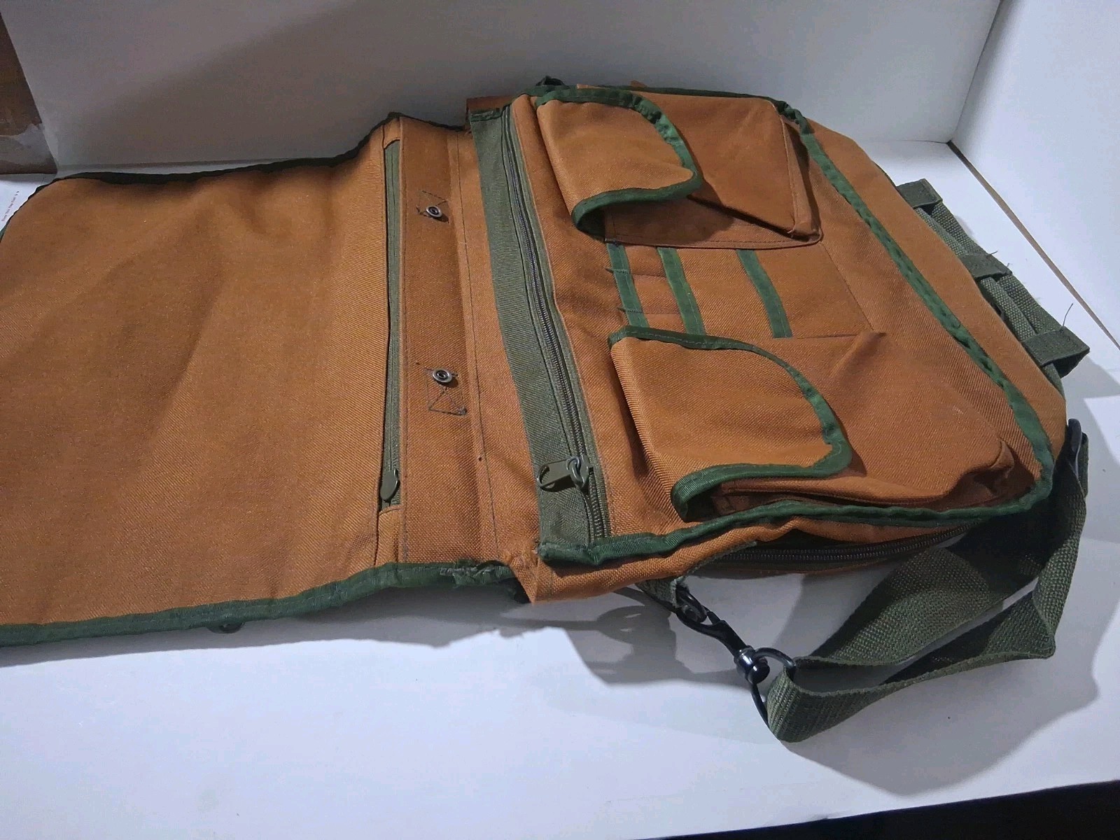 VTG Duck Wear Duck Canvas Contractor Laptop Messenger Crossbody Bag Brown Green