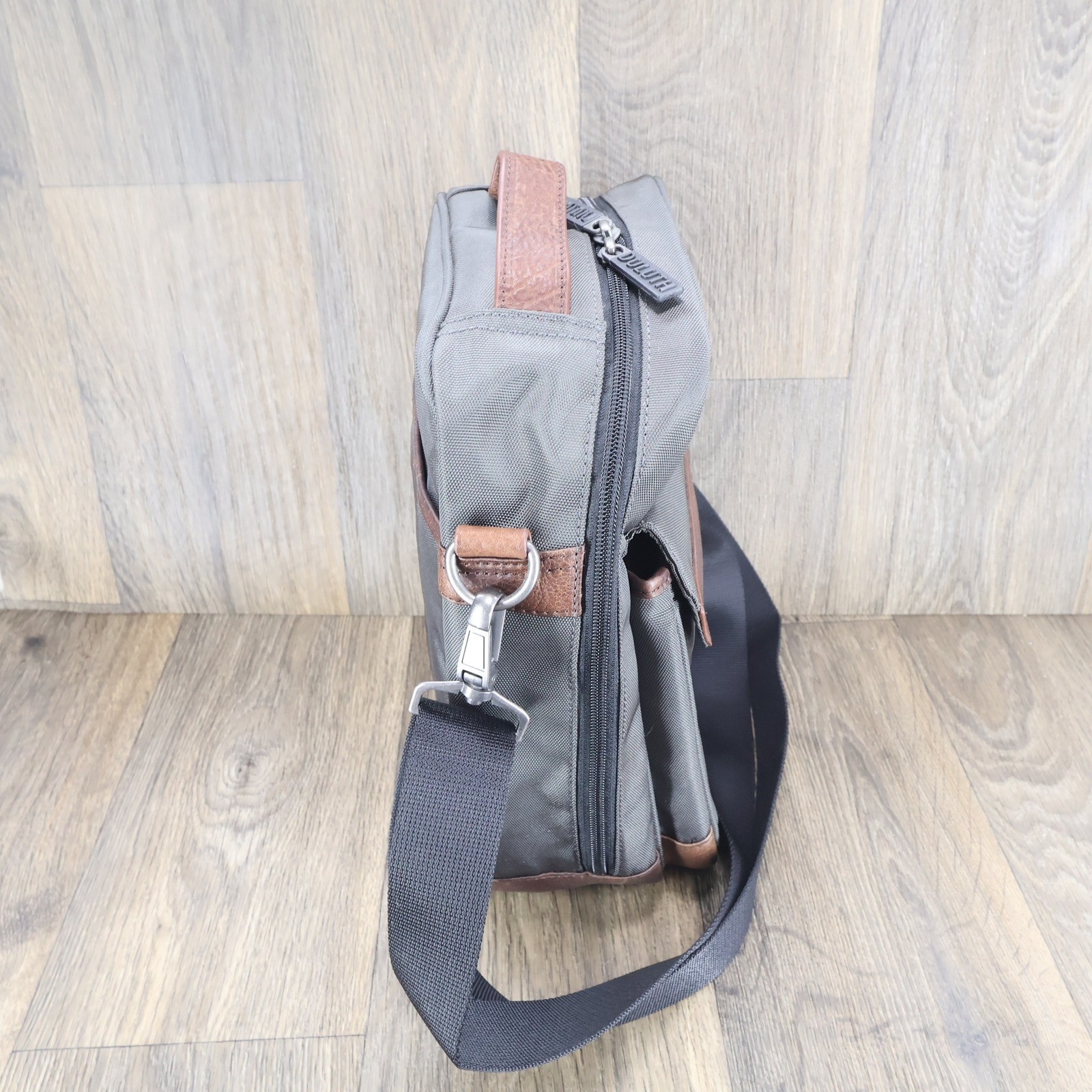 Duluth Trading Co Gray Ballistic Nylon Crossbody Messenger Bag Leather Trim