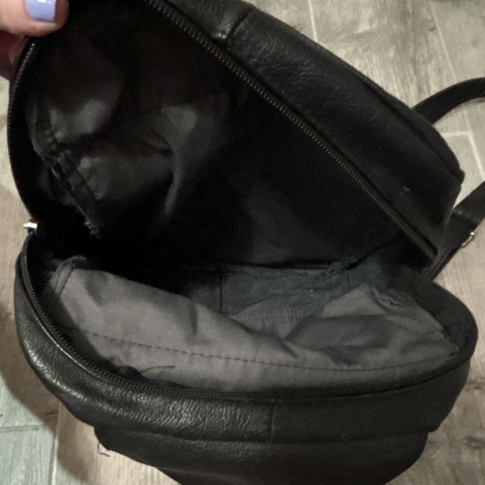 Genuine Leather Men’s Black Crossbody Bag Adjustable Strap Lined Pockets