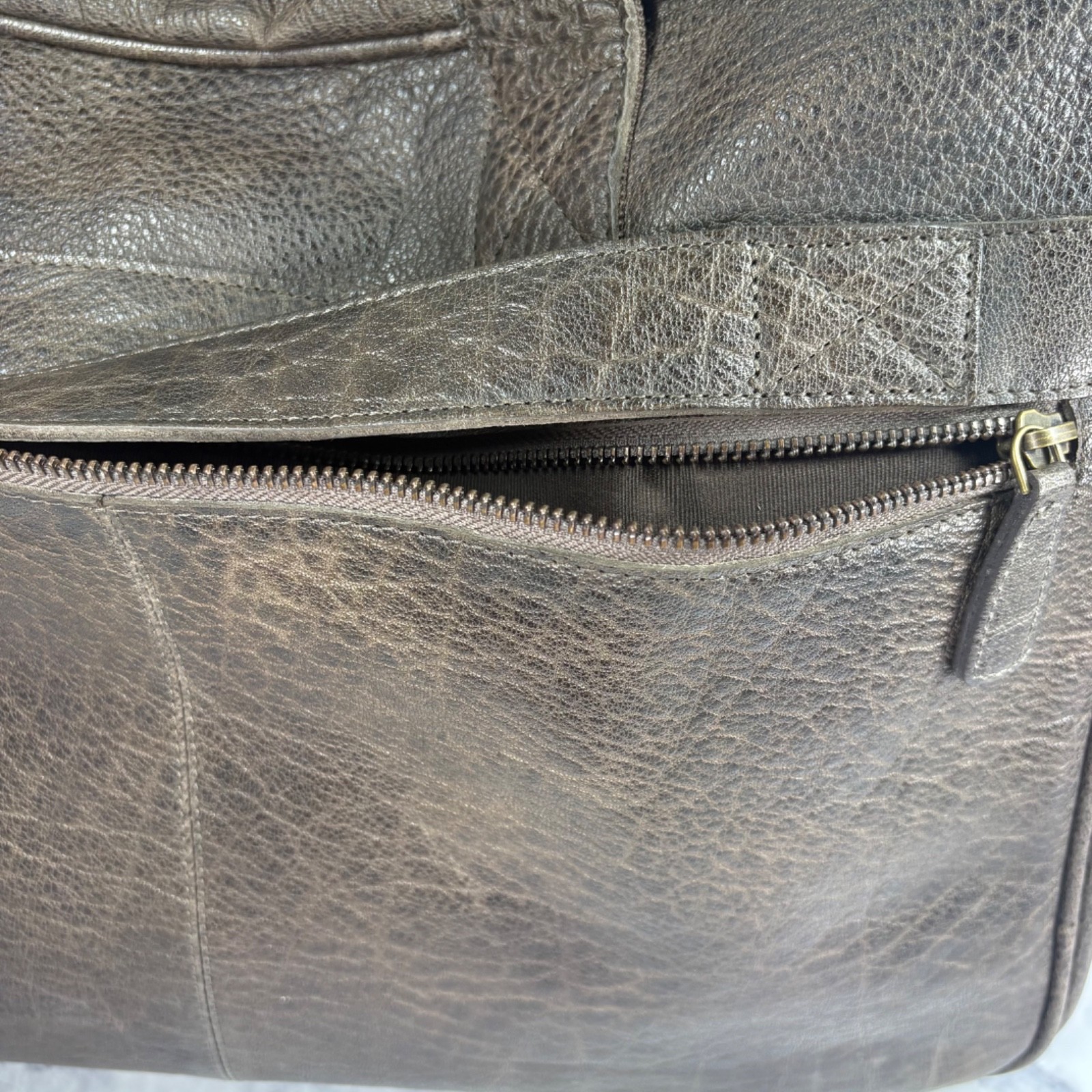 KomalC Vintage 18” Buffalo Leather Laptop Briefcase Office Bag Brown Cross Body