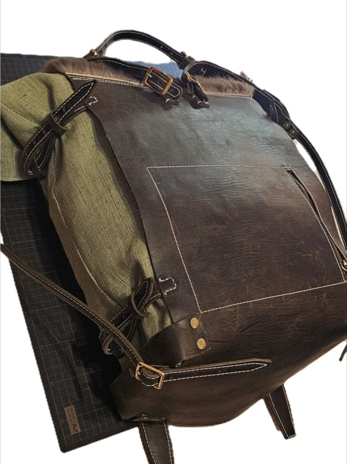 Handmade Leather & Waxed Canvas Backpack with 100% Natural Beaver Fur – 40L