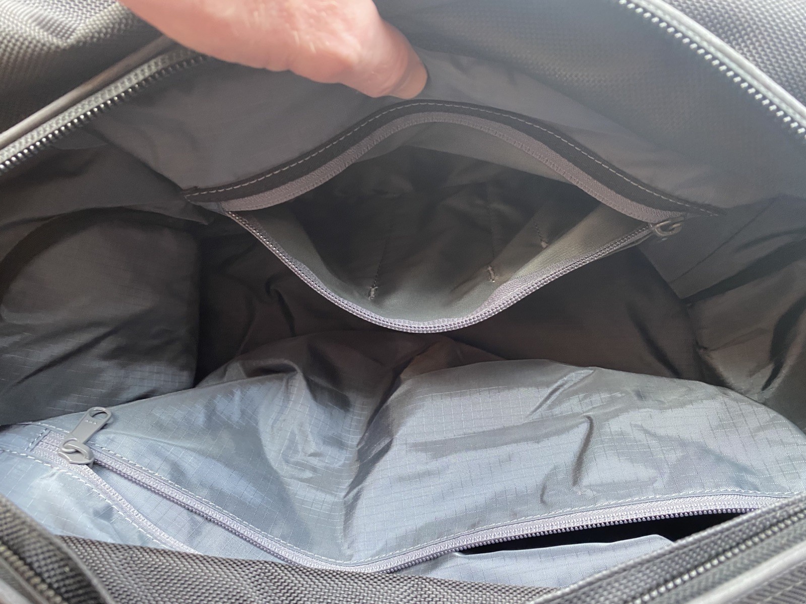 Timbuk2 17” Duffel Bag Carry On Black, with Shoulder Strap, Excellent Condition