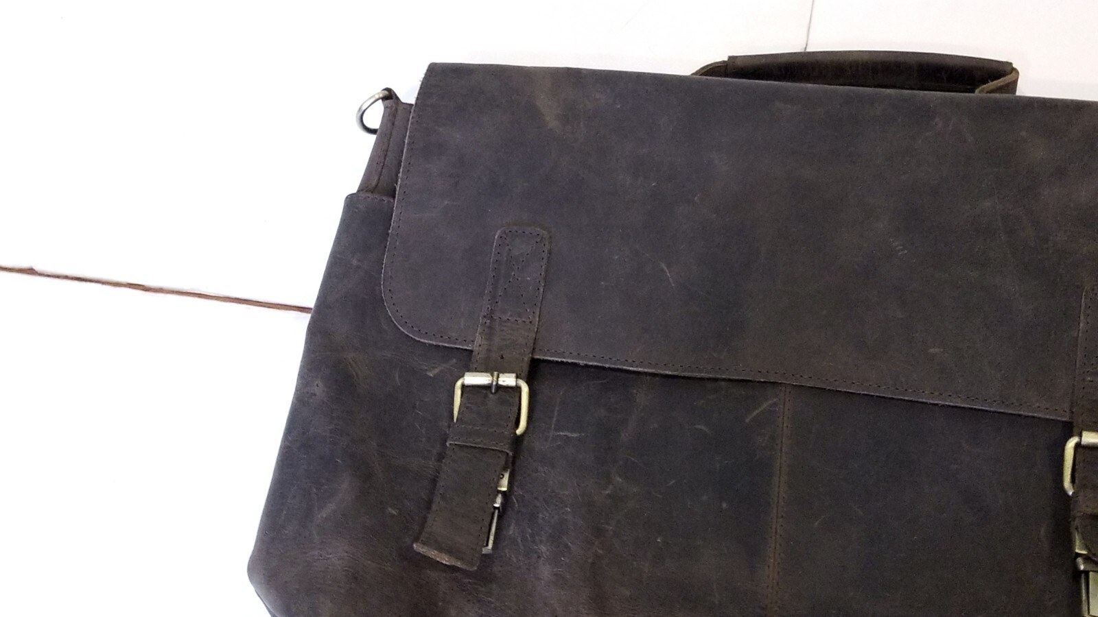 Komalc Brown Distressed Leather 18″ Messenger Bag