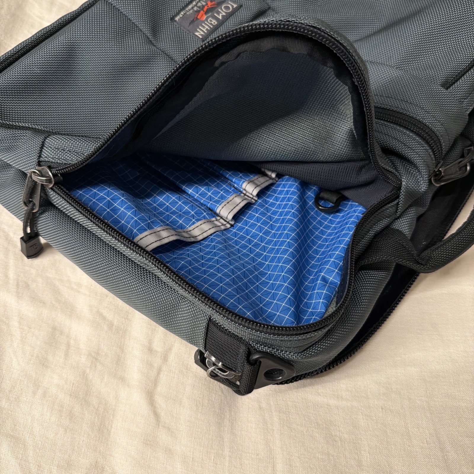 Tom Bihn Pilot Steel Grey 1050 Ballistic Island Blue 200 Halcyon (Discontinued)