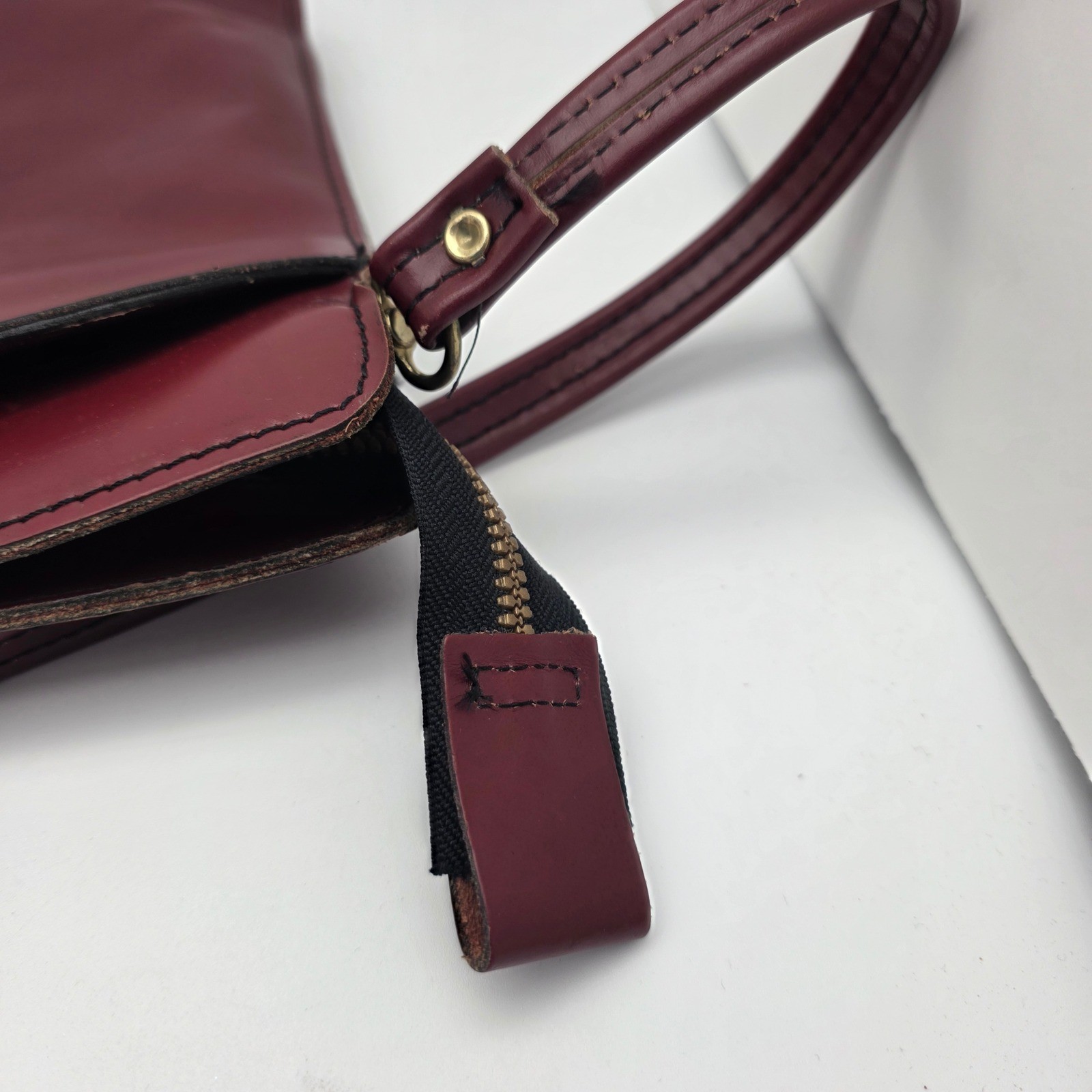 Maximillian Top Grain Cowhide Leather Laptop Bag Briefcase Burgundy Vintage