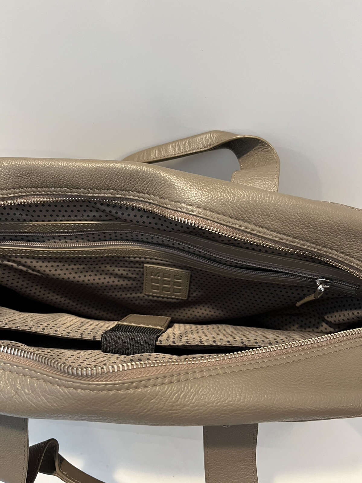 Moleskin Classic Collection Cow Leather Laptop Holder Briefcase Gray/Black
