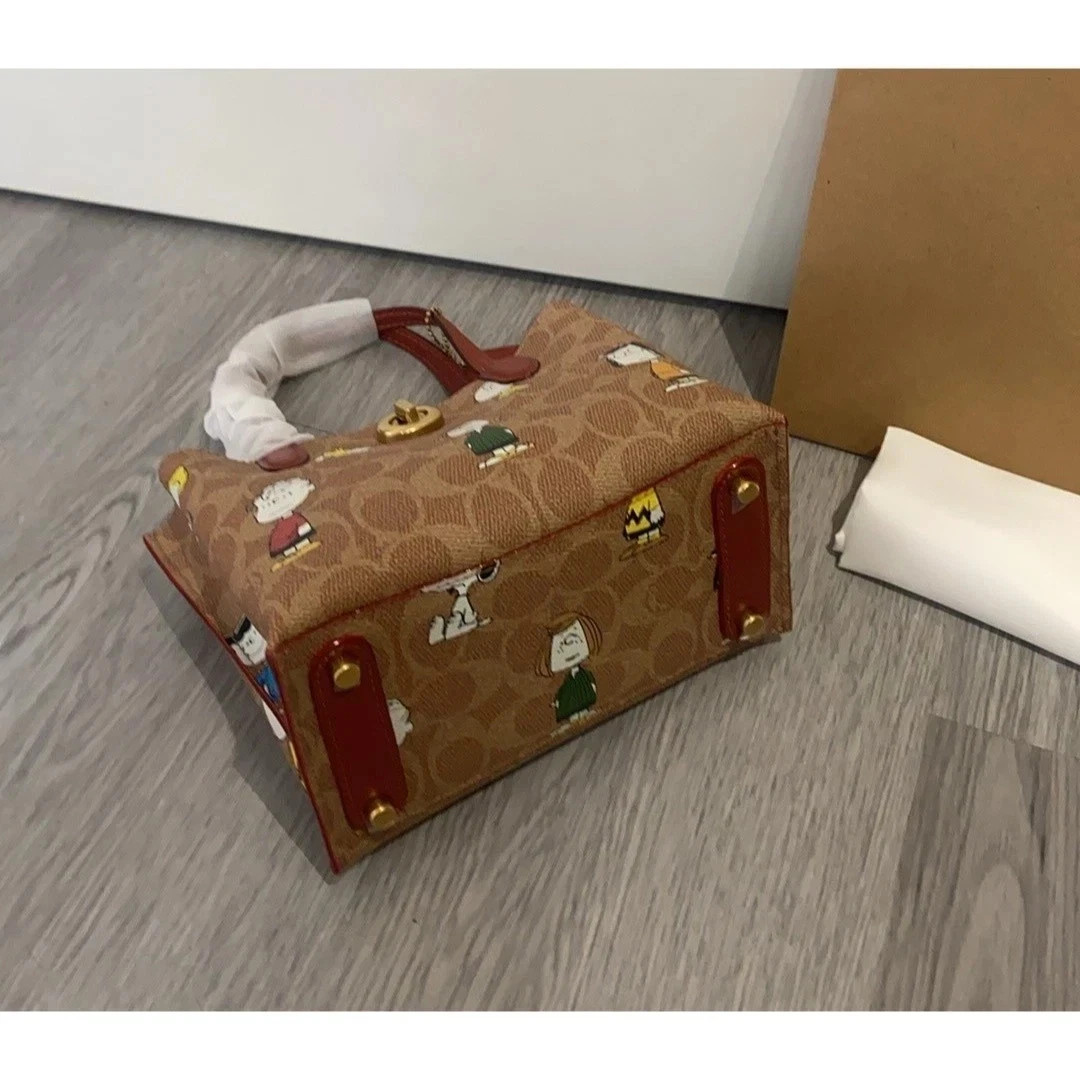 COACH X PEANUTS CBF74 Willow Tote Bag 18, Signature Canvas Removable zip pouch!