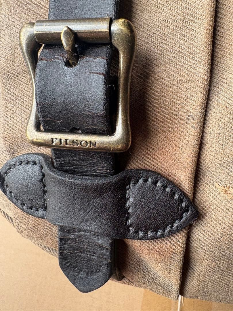 Filson Medium Field Bag Messenger Bag 2Way Rugged Twill Color Tan