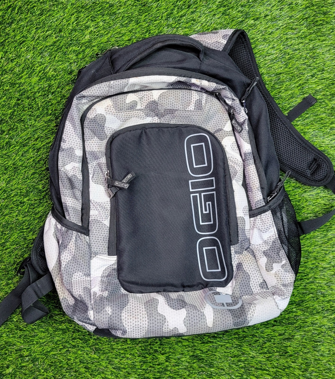 Ogio Evader Commuter EDC Travel Backpack. Gray/black TAC Camo
