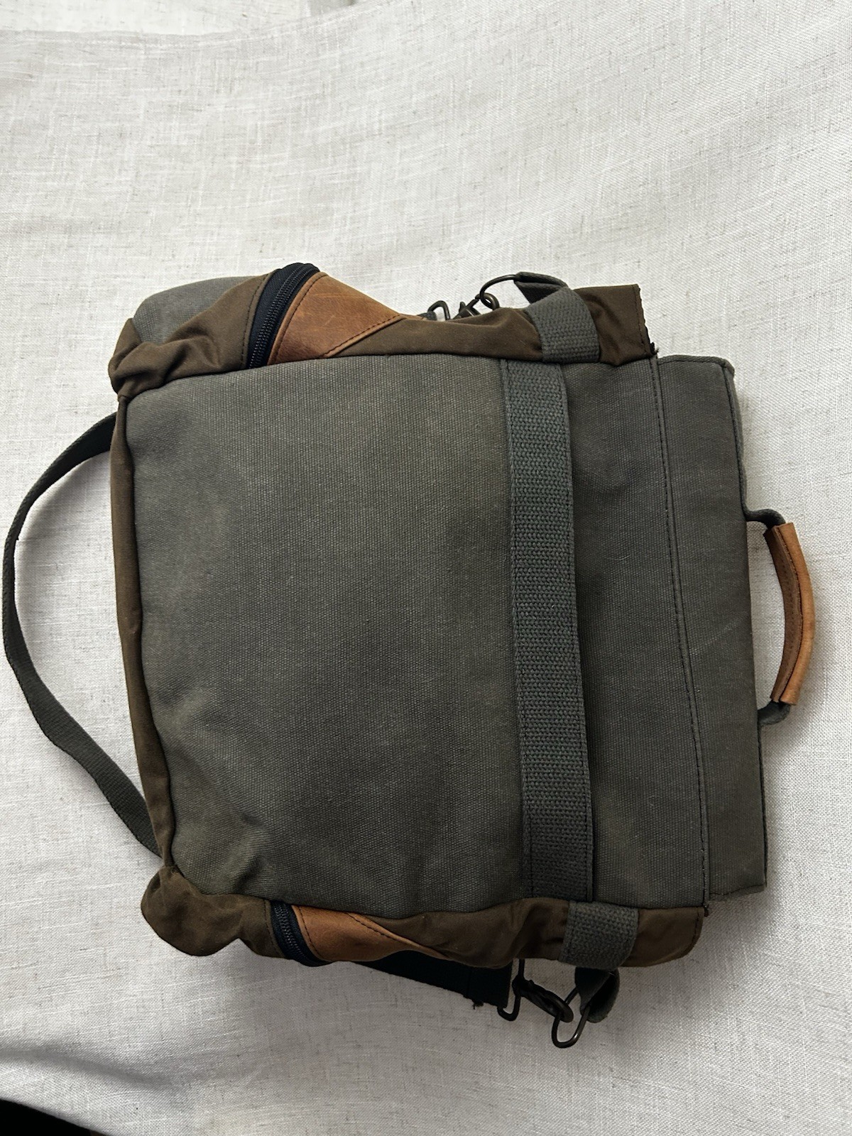 Cargill Gray/Brown Messenger Bag Crossbody Adjustable Strap Pockets Zip Lock