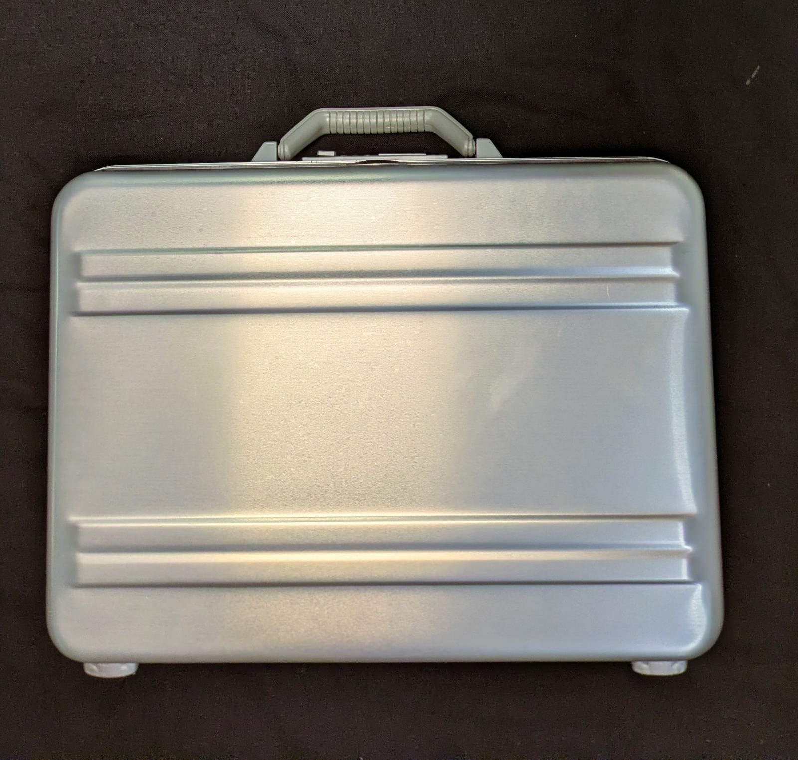 Vintage Zero Halliburton Aluminum Attache Laptop Case – 18 x 13 x 4 Dial Lock