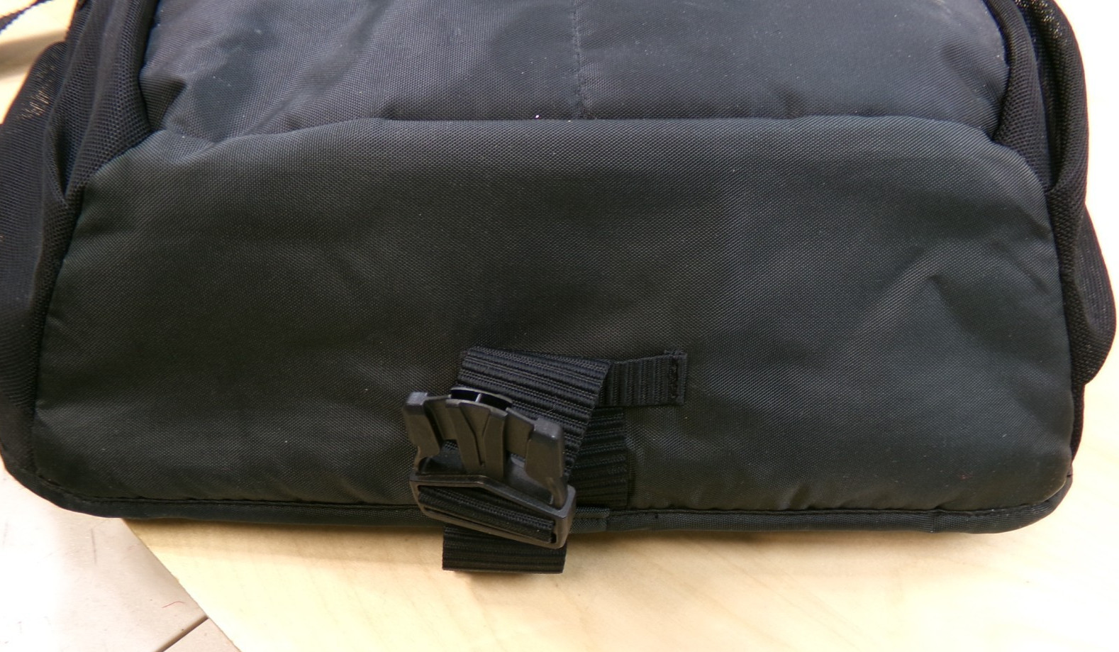 Nike Sportswear Essentials Shoulder Messenger Bag Laptop Tote Black DB0498-010