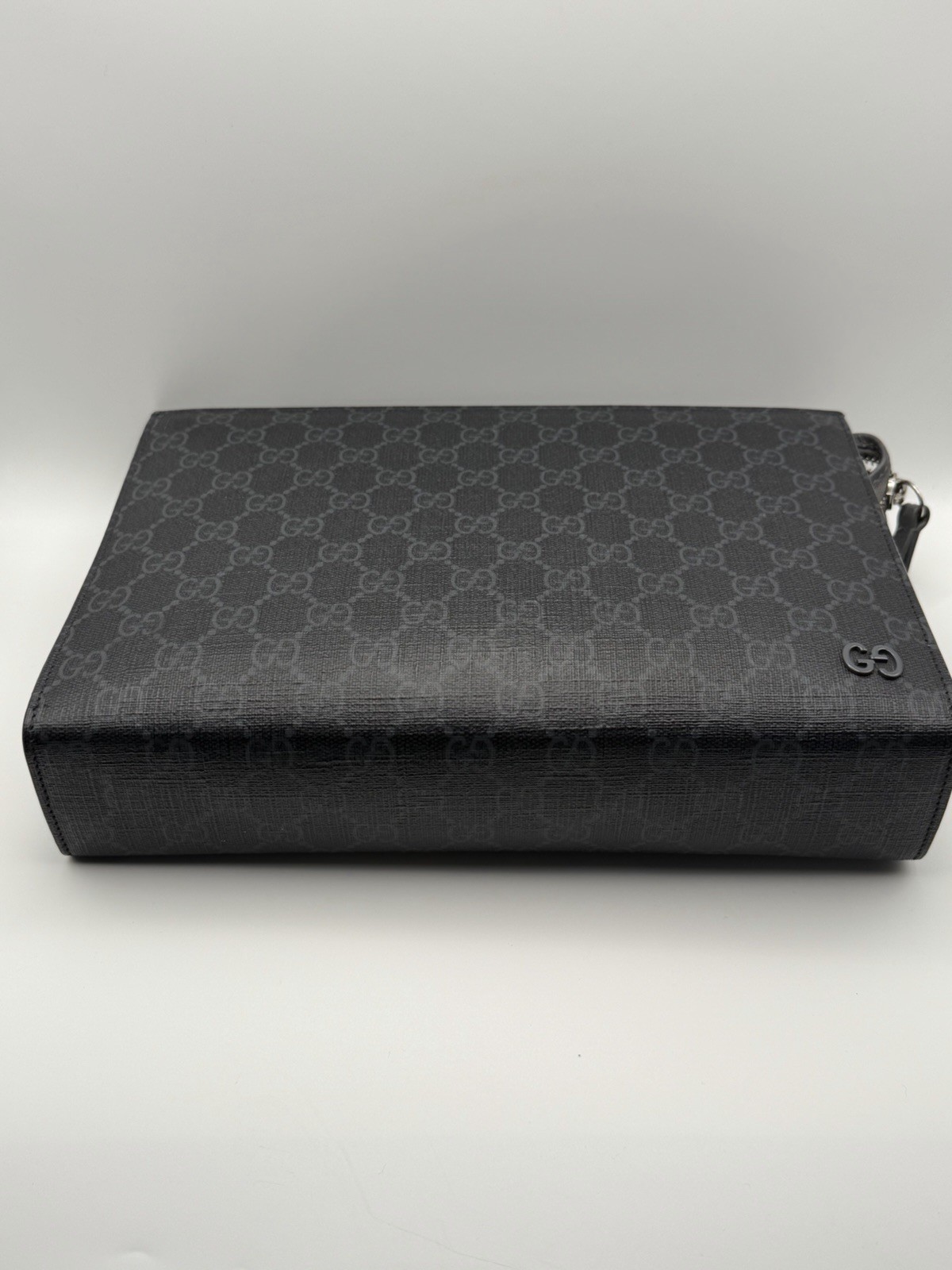 GUCCI GG Supreme Pouch With Wrist Strap