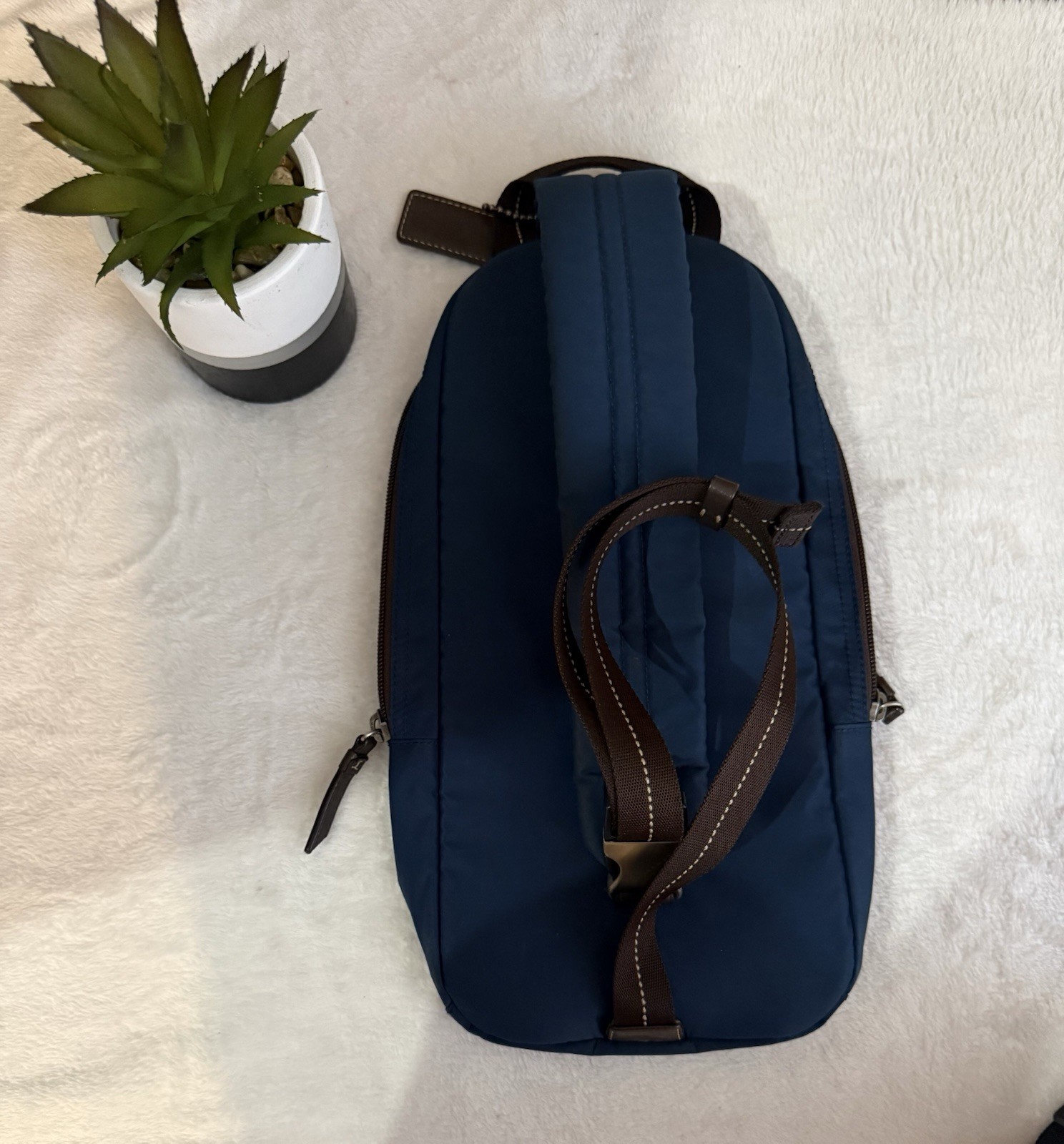 Coach Men’s Blue/Brown Solid Sling Bag Zip Closure Adjustable Shoulder Strap