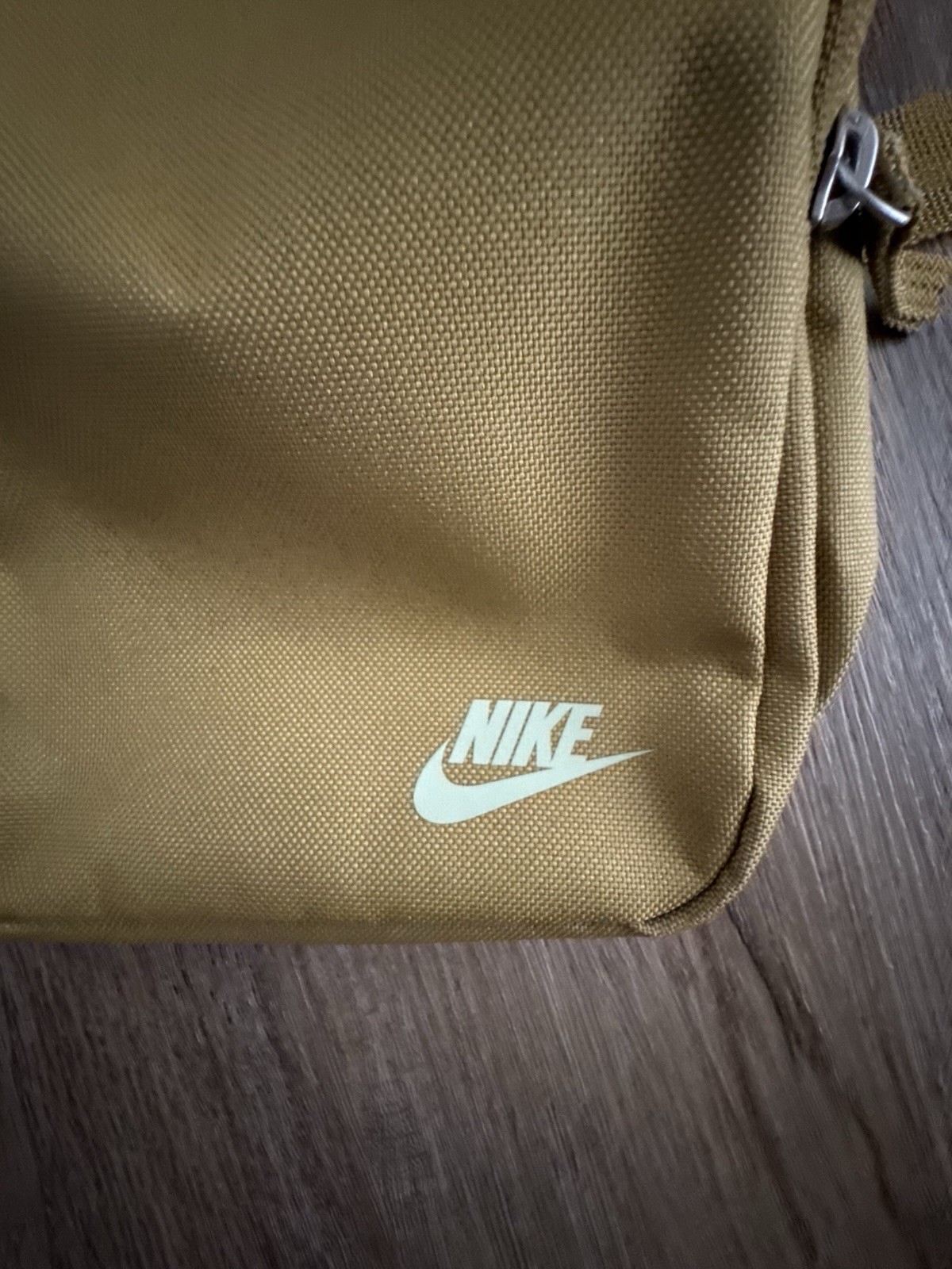 Nike Small Brown Crossbody Shoulder Bag Zip Closure Adjustable Strap Pockets
