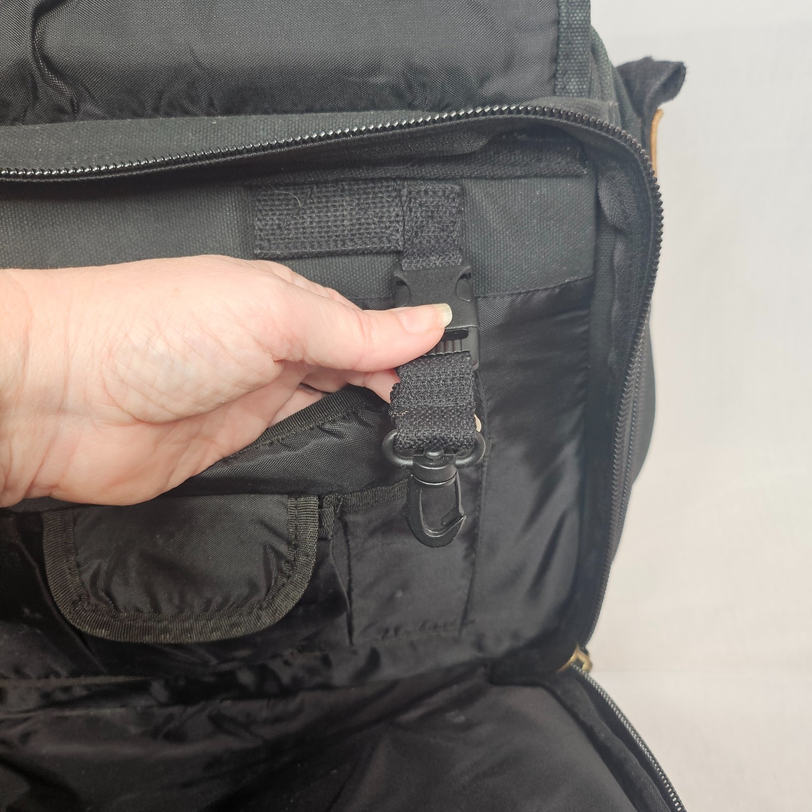 Cabela’s Canvas Messenger Bag | Hunting Gear Laptop Briefcase Black Leather Trim