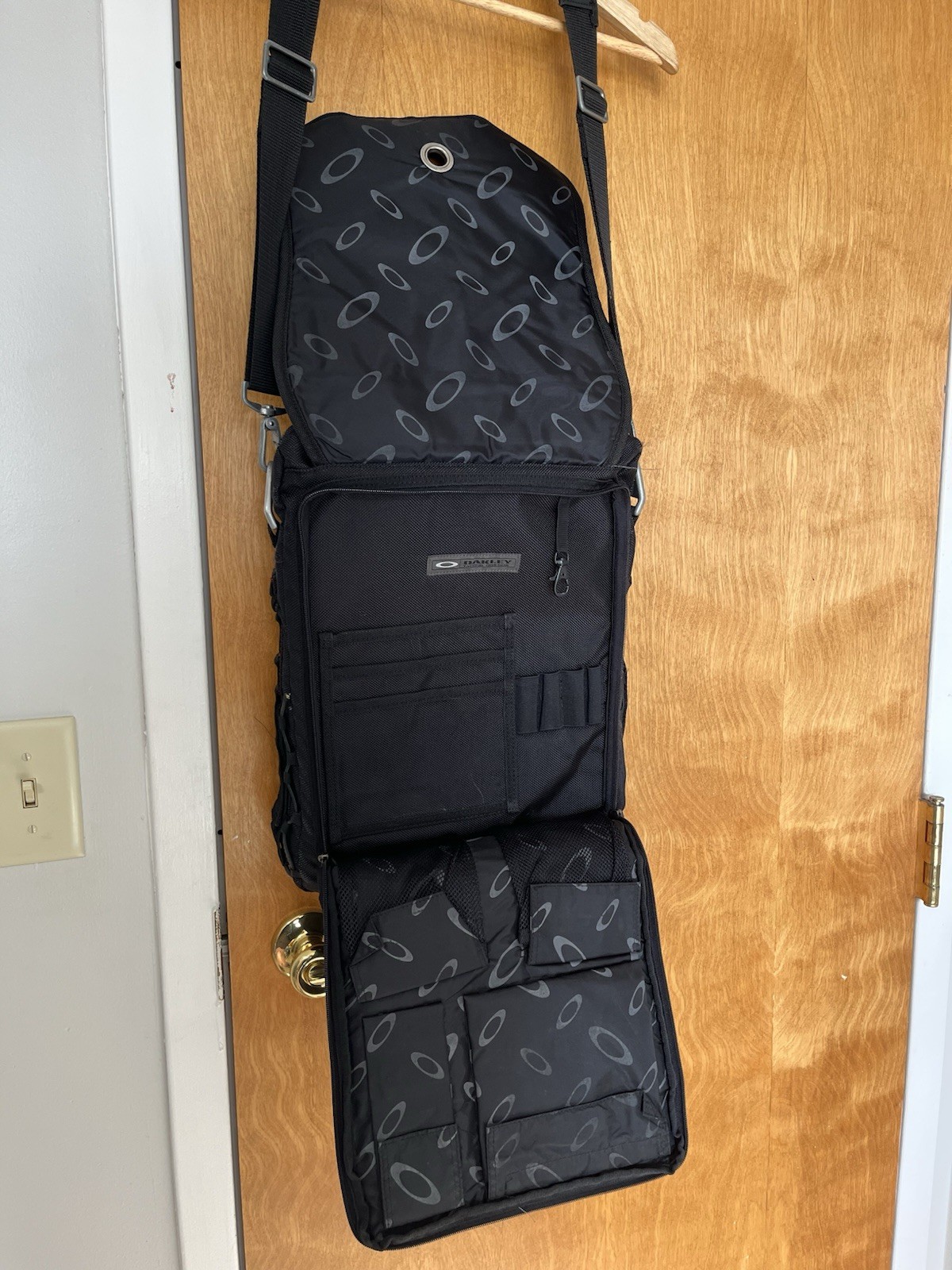 Oakley Tactical Field Gear Vertical Messenger Y2K Laptop Bag Shoulder Strap READ