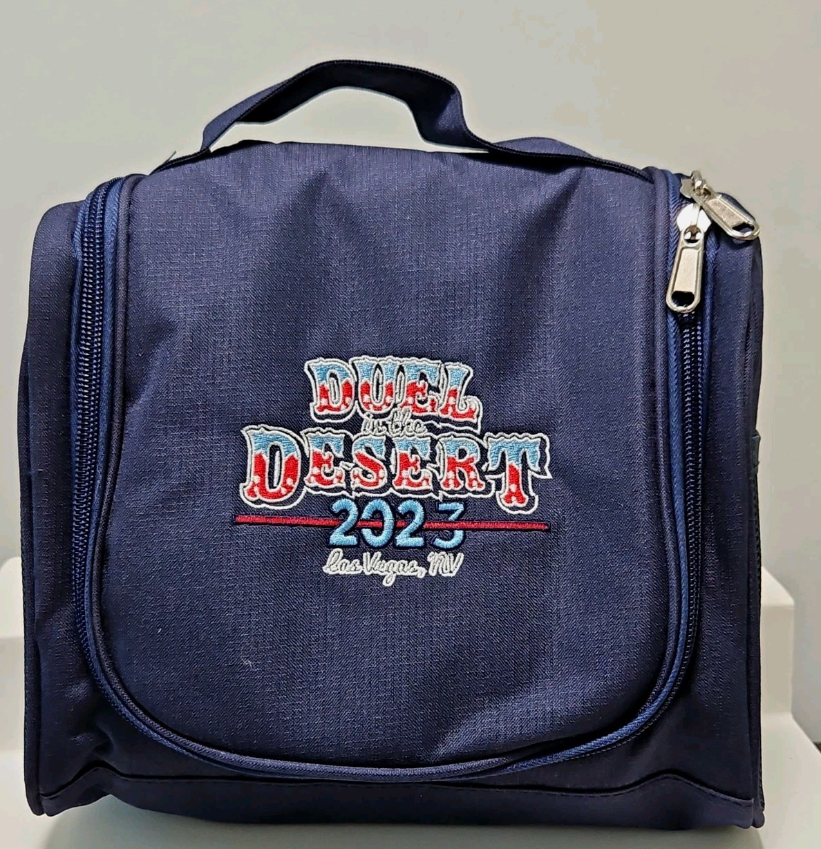 2023 DUEL IN THE DESERT Golf Deluxe Toiletry Kit Hanging Hook BLUE NWOT UNUSED