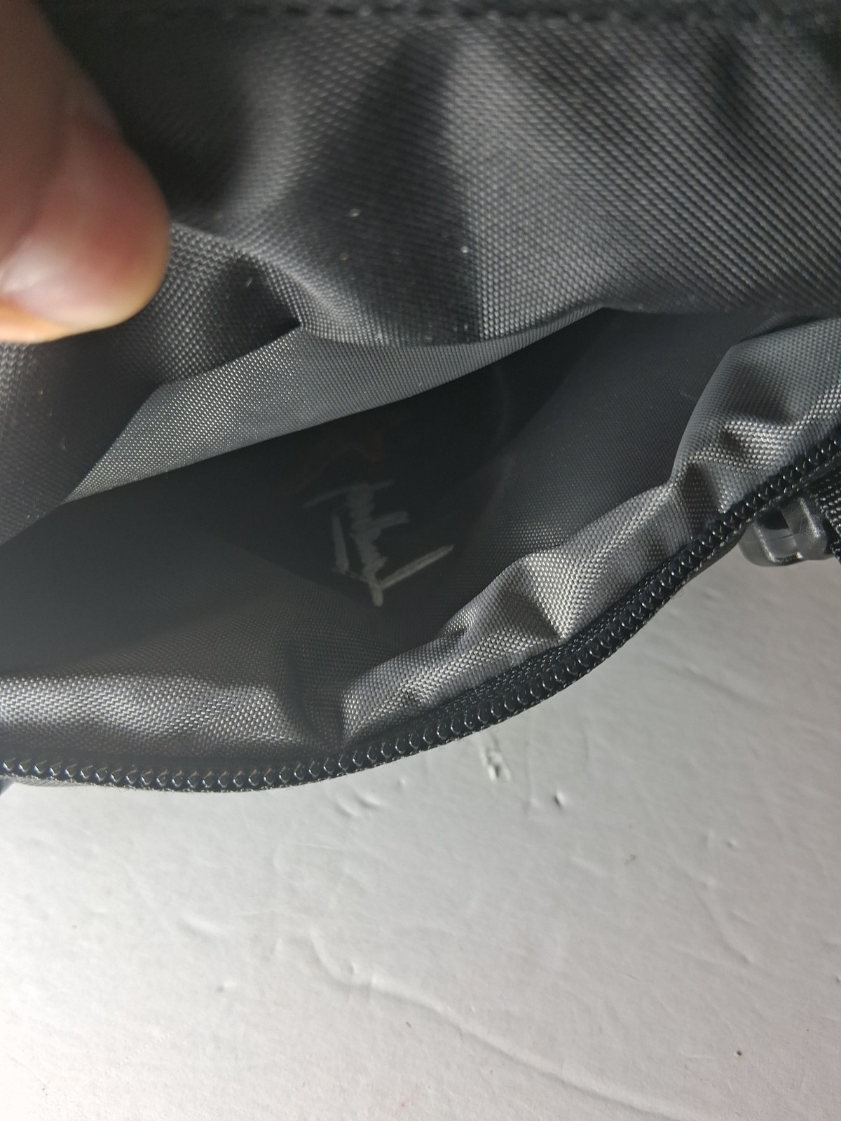 Patagonia Atom Sling 8L Bag Backpack – Lundbeck, Black.