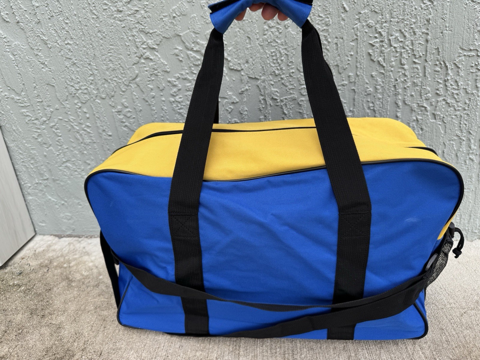 Wrangler Corral West Ranchwear Rodeo Colorblock Duffle Bag Blue Cowboy Western