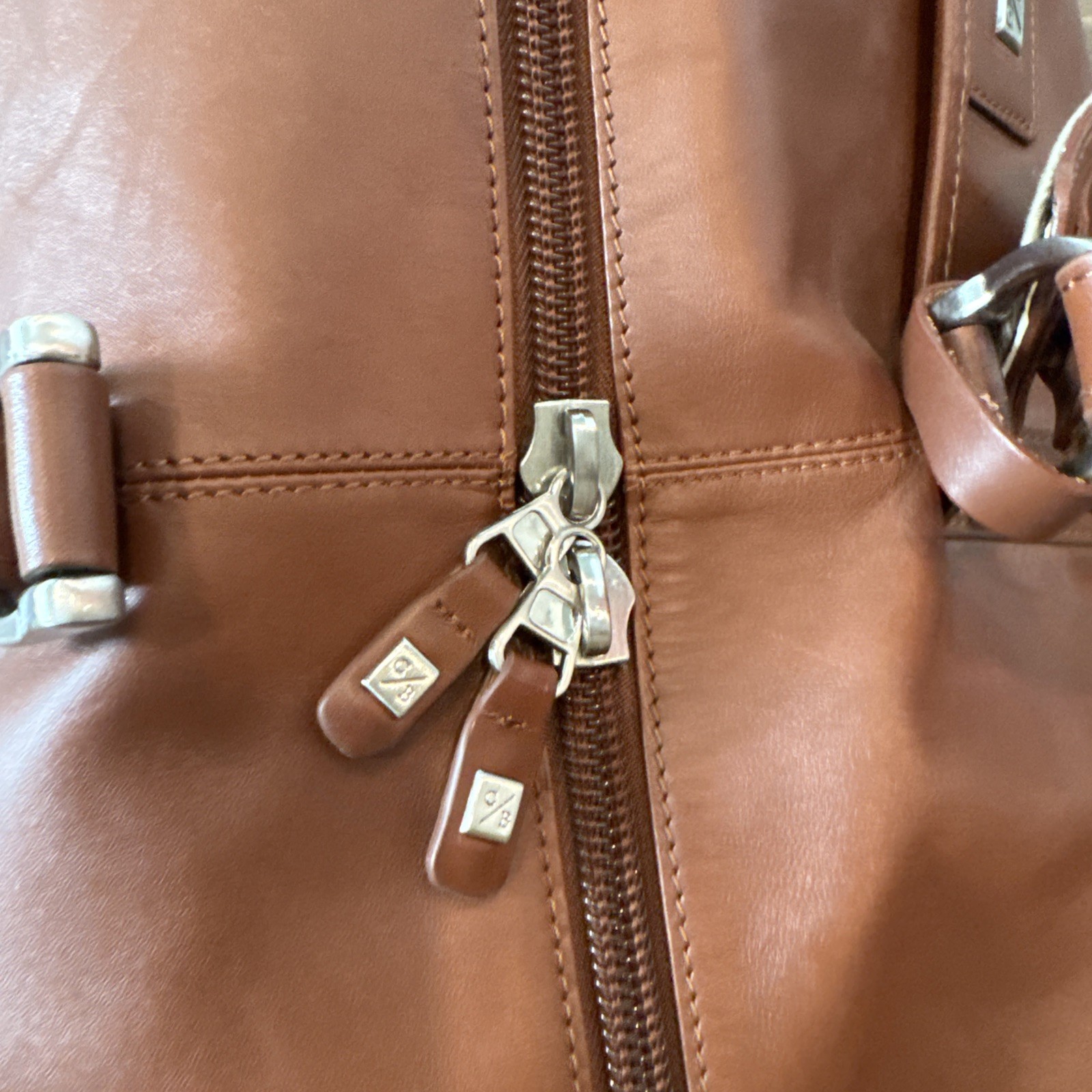 Excellent Cutter & Buck Large 19″ Brown Leather Weekender Duffel Travel Bag