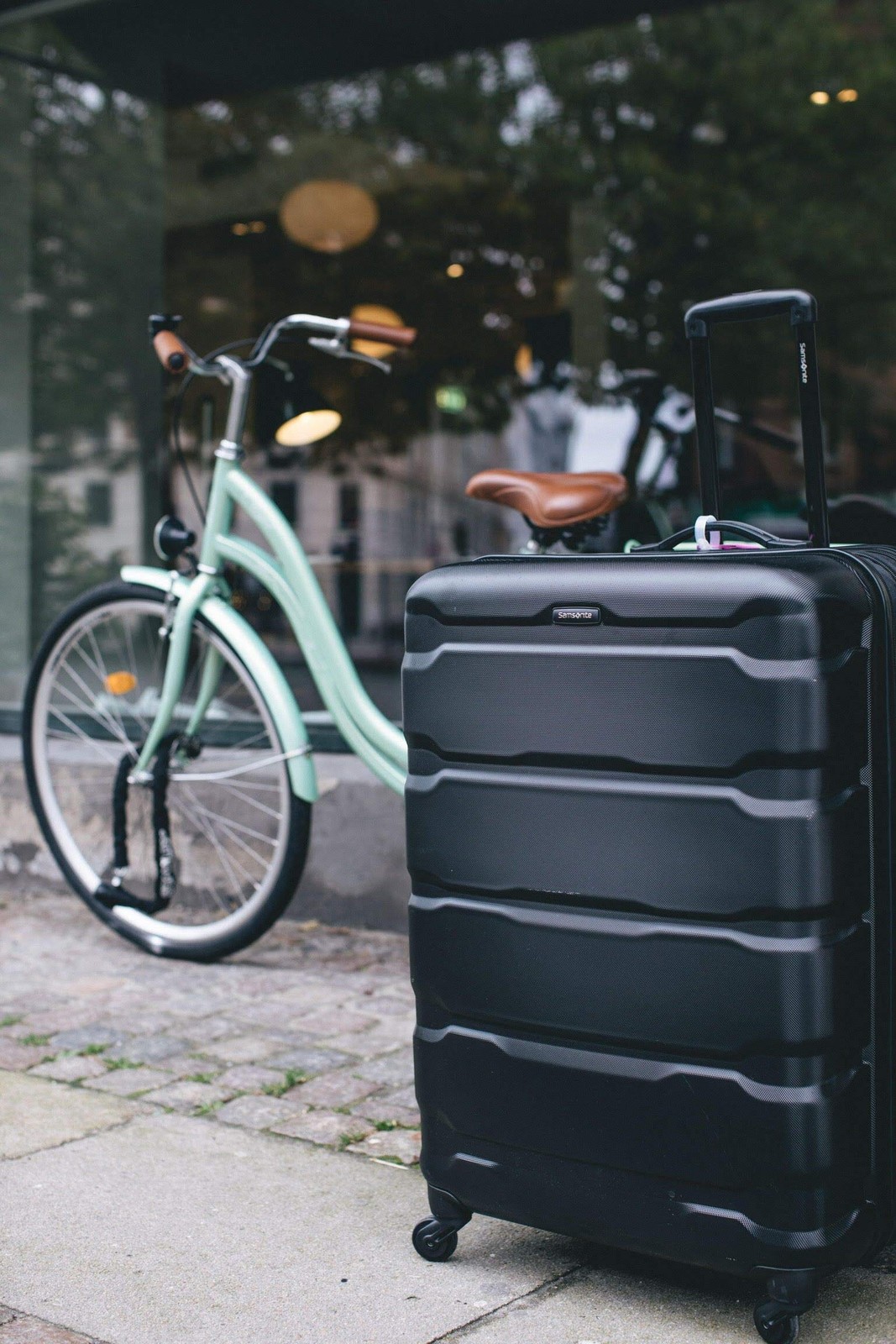 Samsonite Omni Pc Hardside Expandable Luggage with Spinner Wheels 20 Inch U38