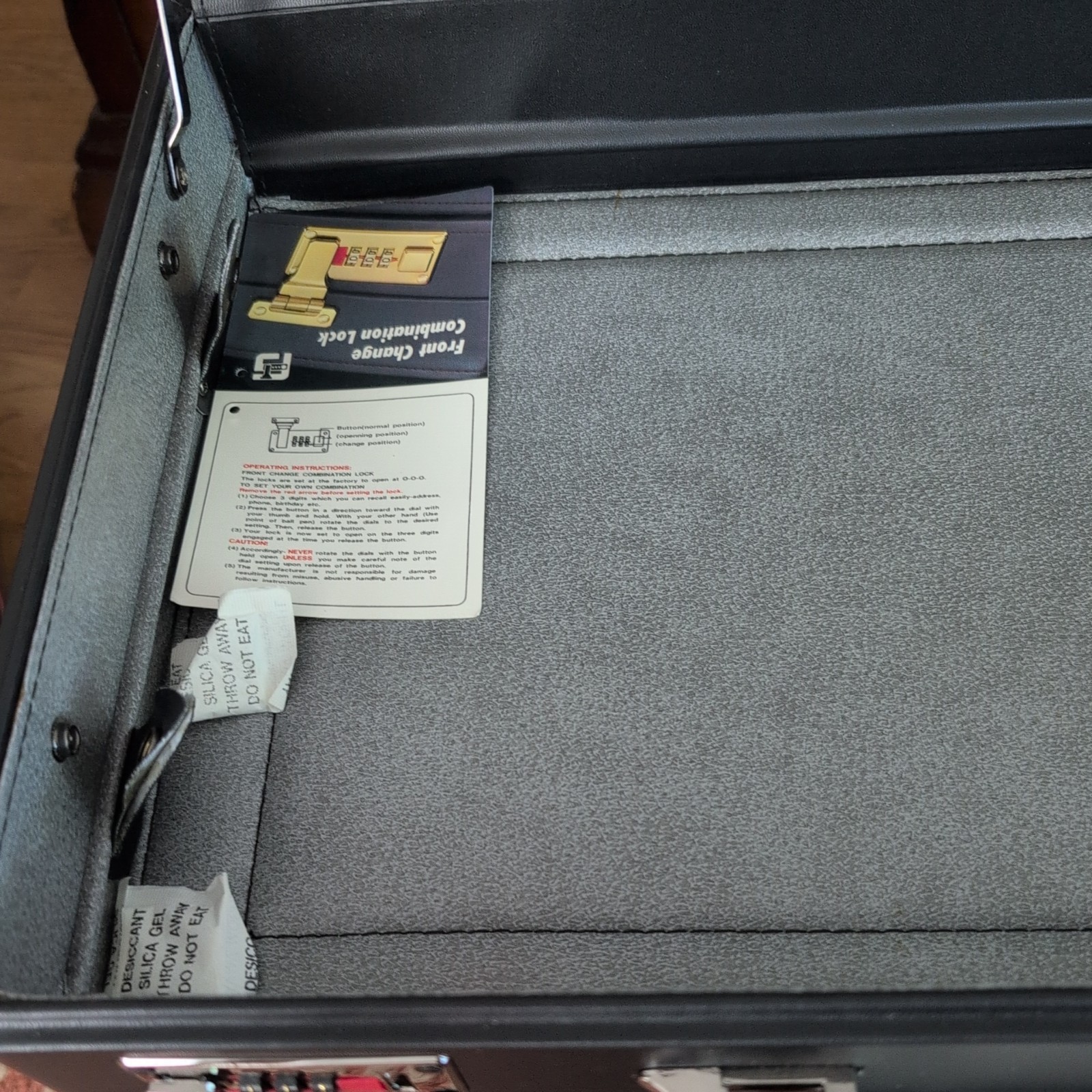 Heritage Black Expandable Leather Attache 4″-5″ 3 File Folder With Pockets 14775