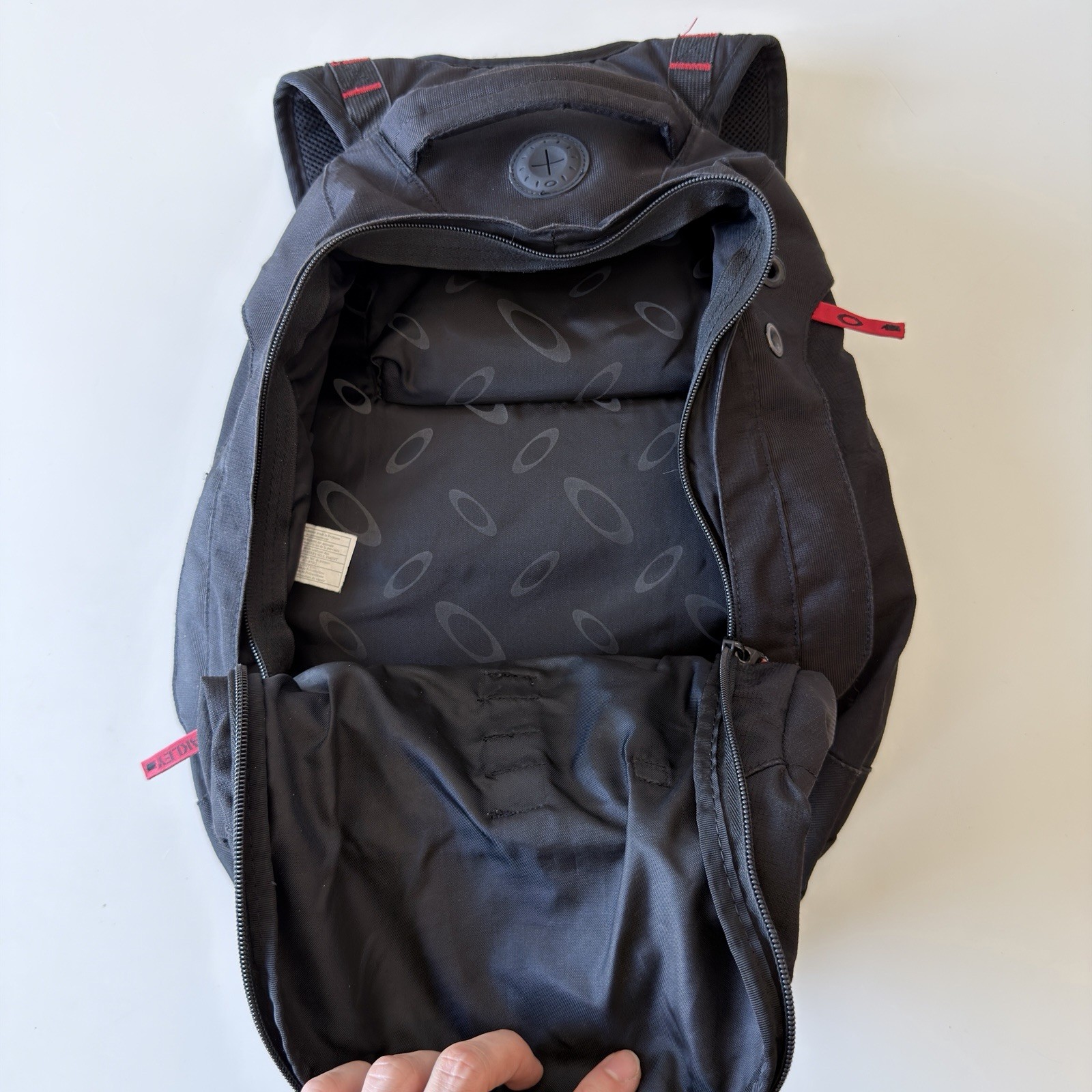 Vintage Oakley Backpack Black Red Hiking Outdoors Gorpcore Y2K Software