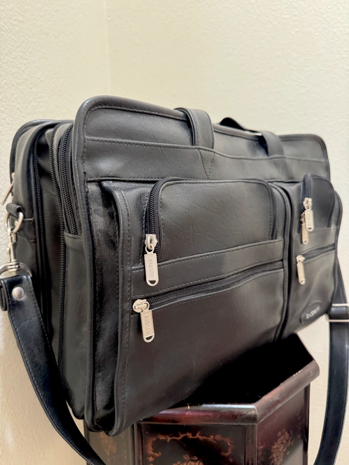Vintage Bugatti Black Leather Laptop Bag Briefcase Removable Shoulder Strap Logo