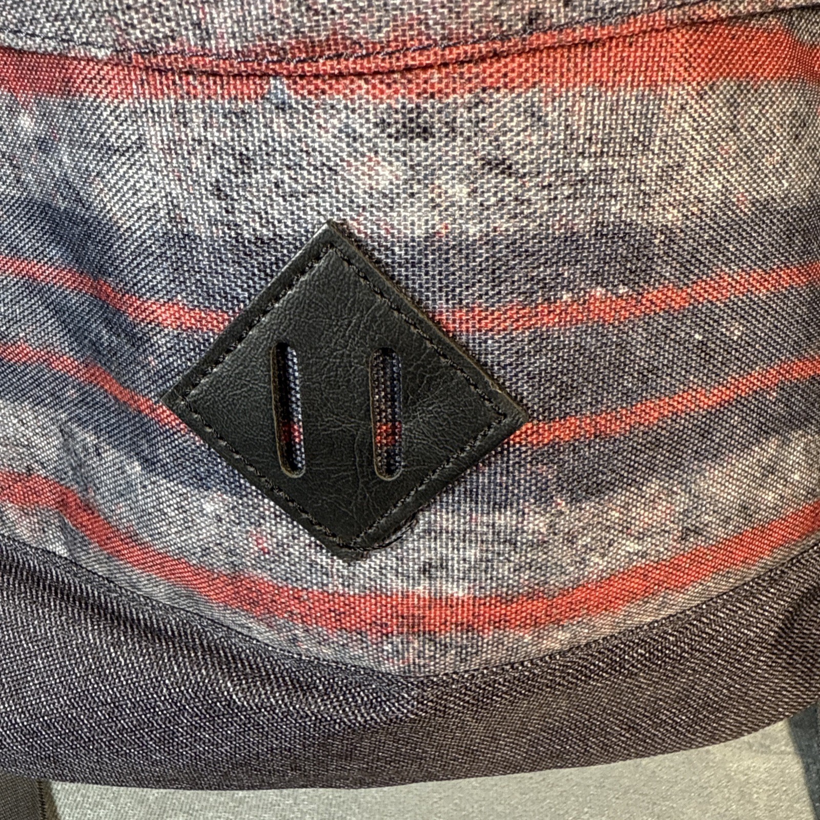 BURTON Outing Pack Backpack 23L Polyester Stretch Laptop Sleeve Red Gray Stripe
