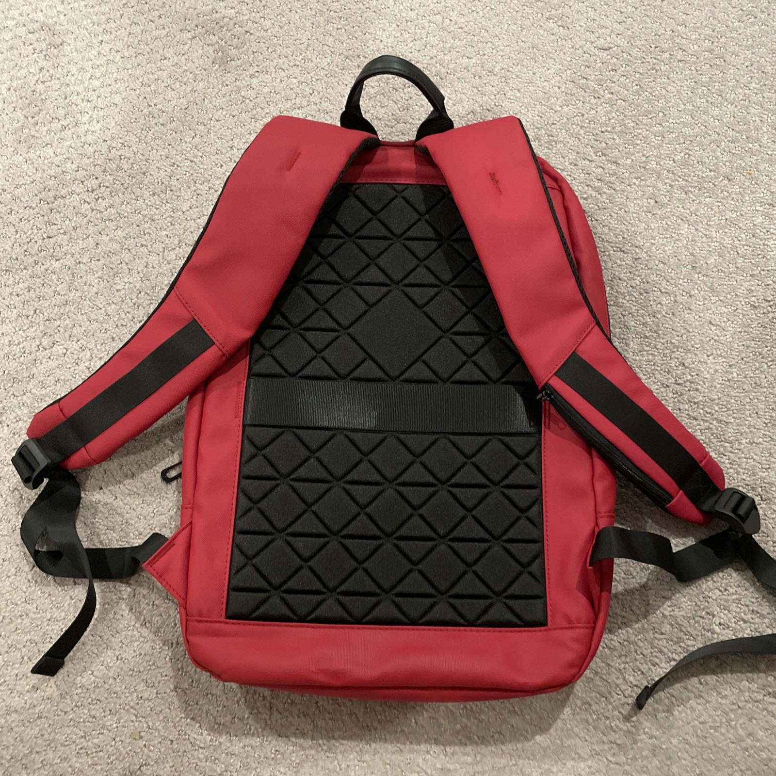 🎒 Heroic Knight Tech Backpack – Red/Black – New Without Tags